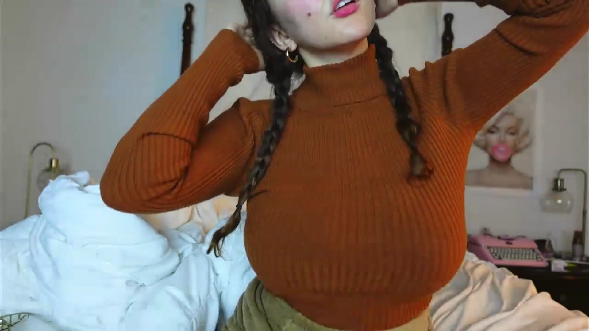 Gallery image thumbnail from BustyRedHeadx's myfreecams stream on, 05/18/2023, 08:14 image 20 of 20