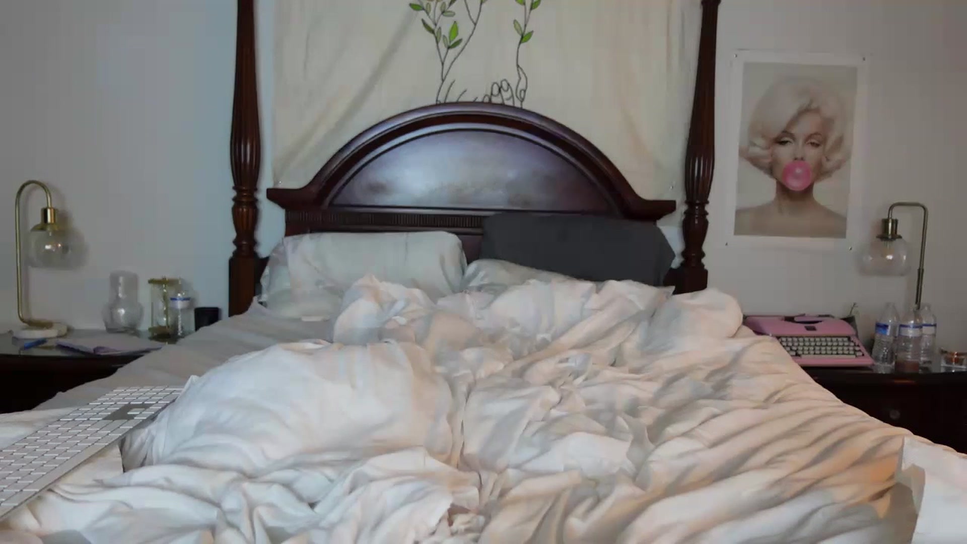 Gallery image thumbnail from BustyRedHeadx's myfreecams stream on, 07/20/2023, 08:04 image 10 of 20