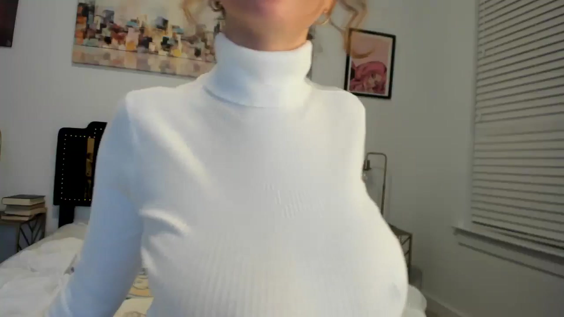 Gallery image thumbnail from BustyRedHeadx's myfreecams stream on, 12/13/2023, 08:38 image 9 of 20