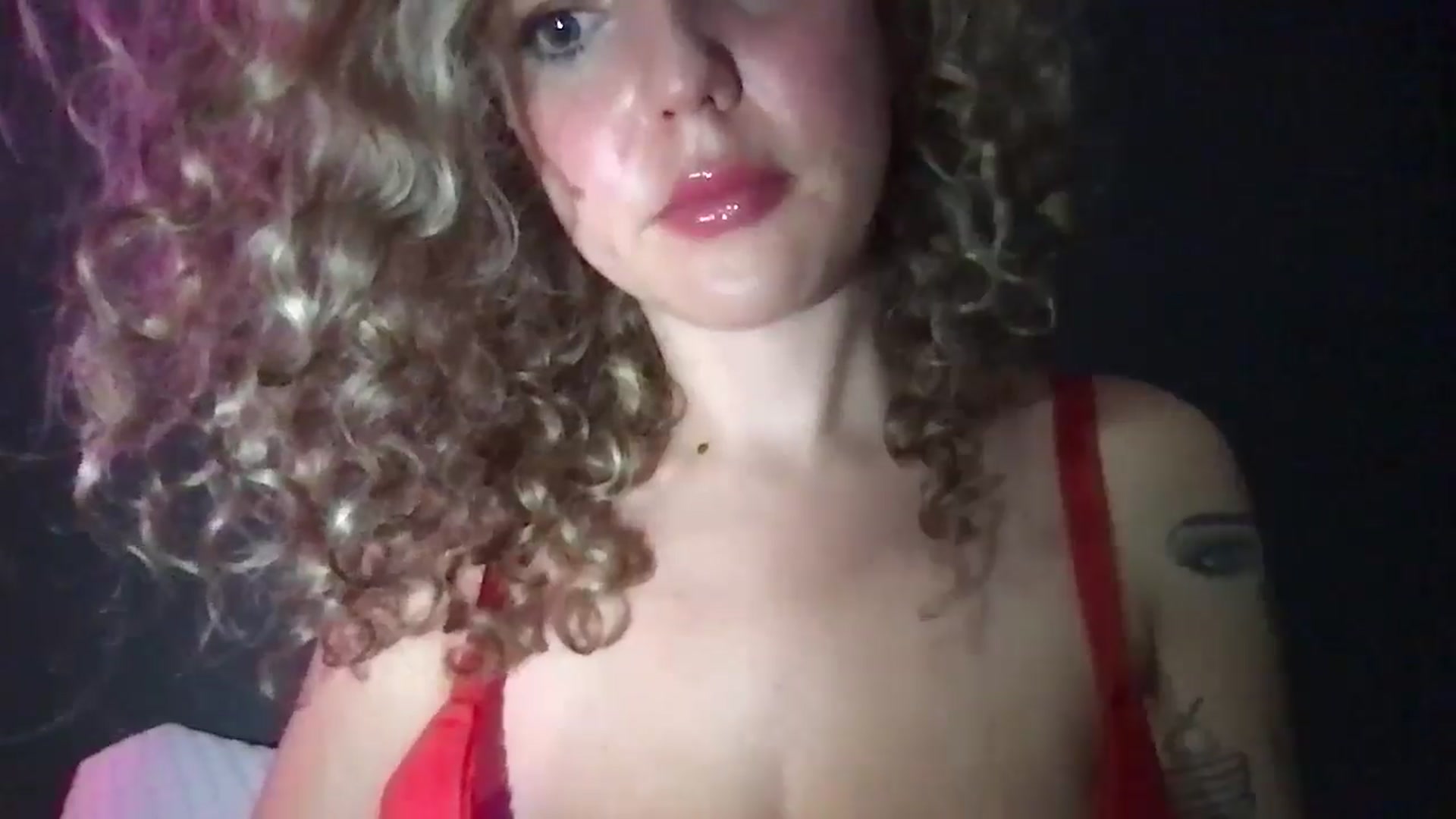 Gallery image thumbnail from BustyRedHeadx's myfreecams stream on, 06/28/2025, 07:37 image 13 of 20