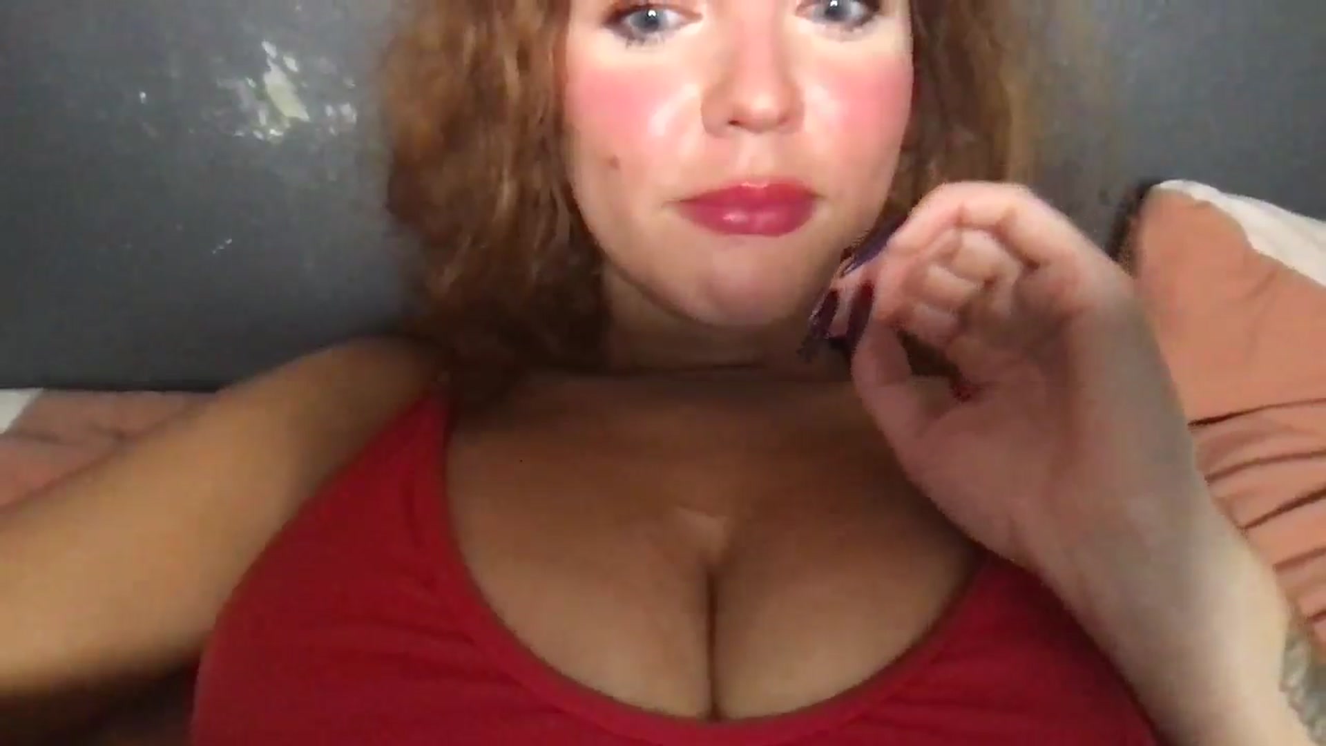 Gallery image thumbnail from BustyRedHeadx's myfreecams stream on, 10/28/2025, 06:50 image 6 of 20