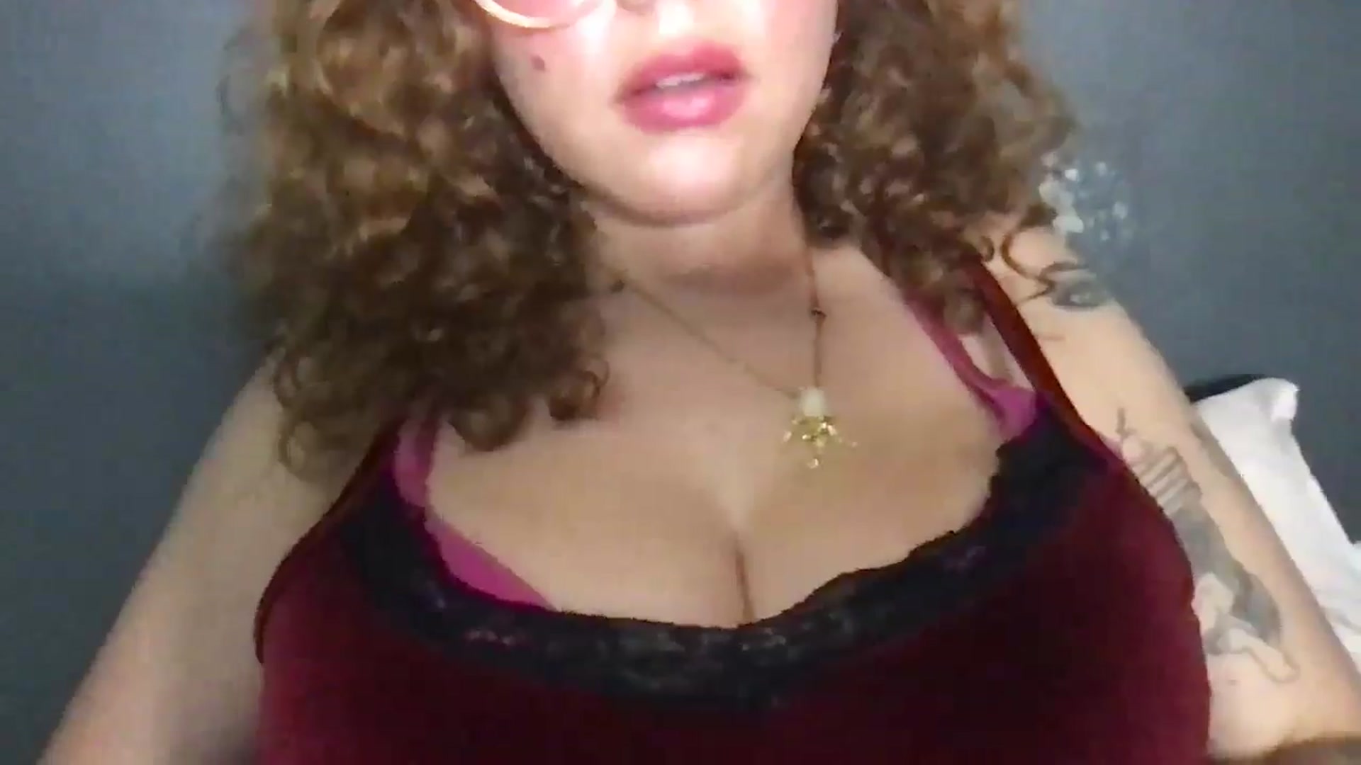 Gallery image thumbnail from BustyRedHeadx's myfreecams stream on, 12/10/2025, 06:04 image 4 of 20