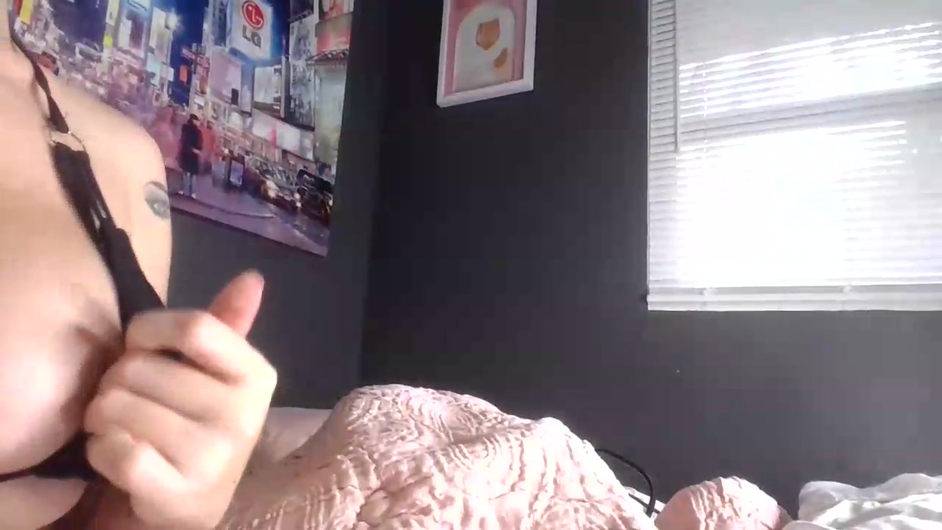 Gallery image thumbnail from BustyRedHeadx's myfreecams stream on, 08/24/2026, 21:28 image 14 of 20