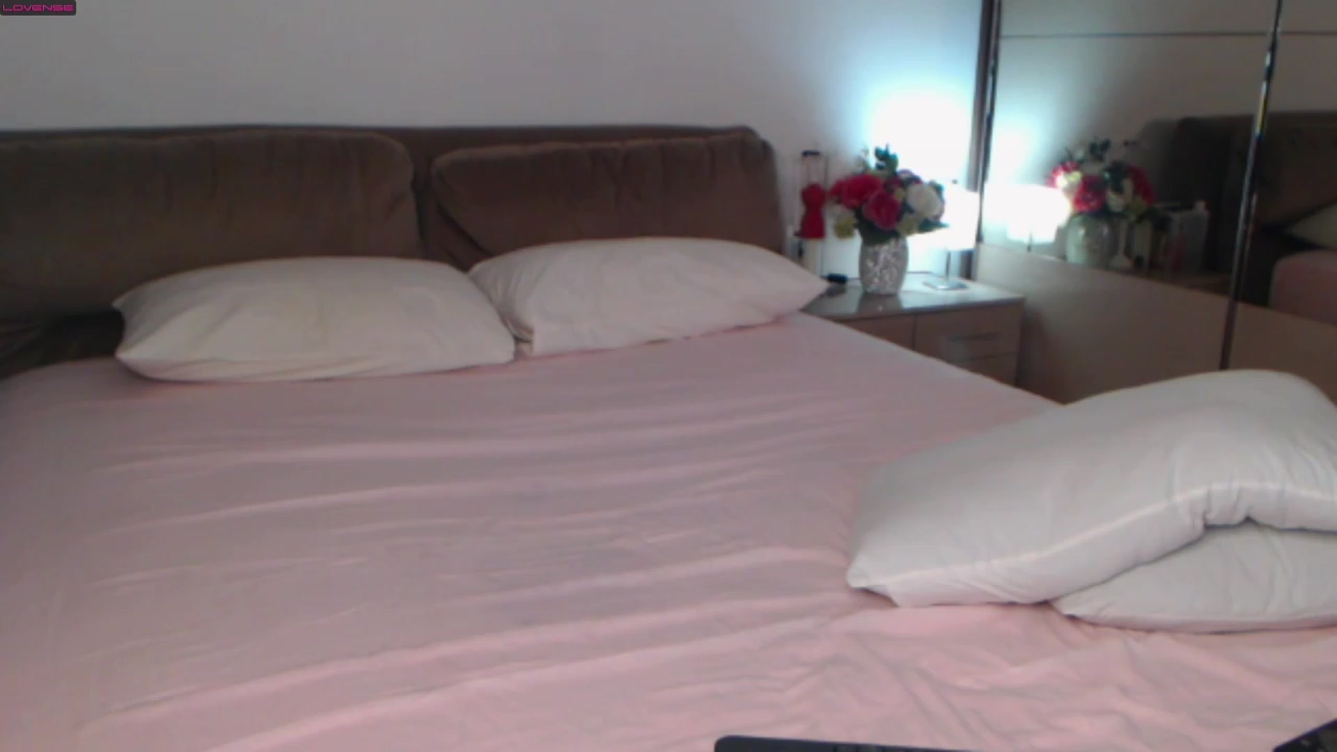 Gallery image thumbnail from Busty_Cristal's myfreecams stream on, 11/14/2022, 23:08 image 13 of 20