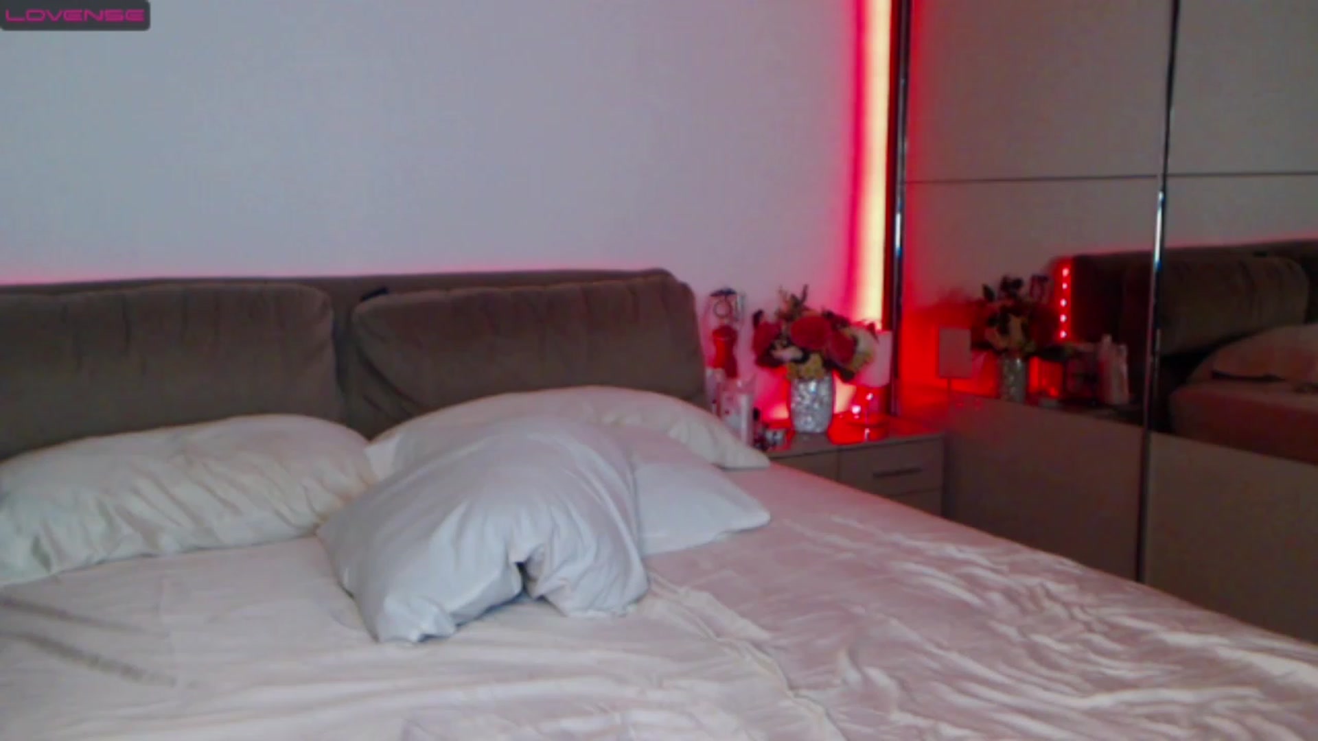 Gallery image thumbnail from Busty_Cristal's myfreecams stream on, 01/17/2023, 05:13 image 7 of 20