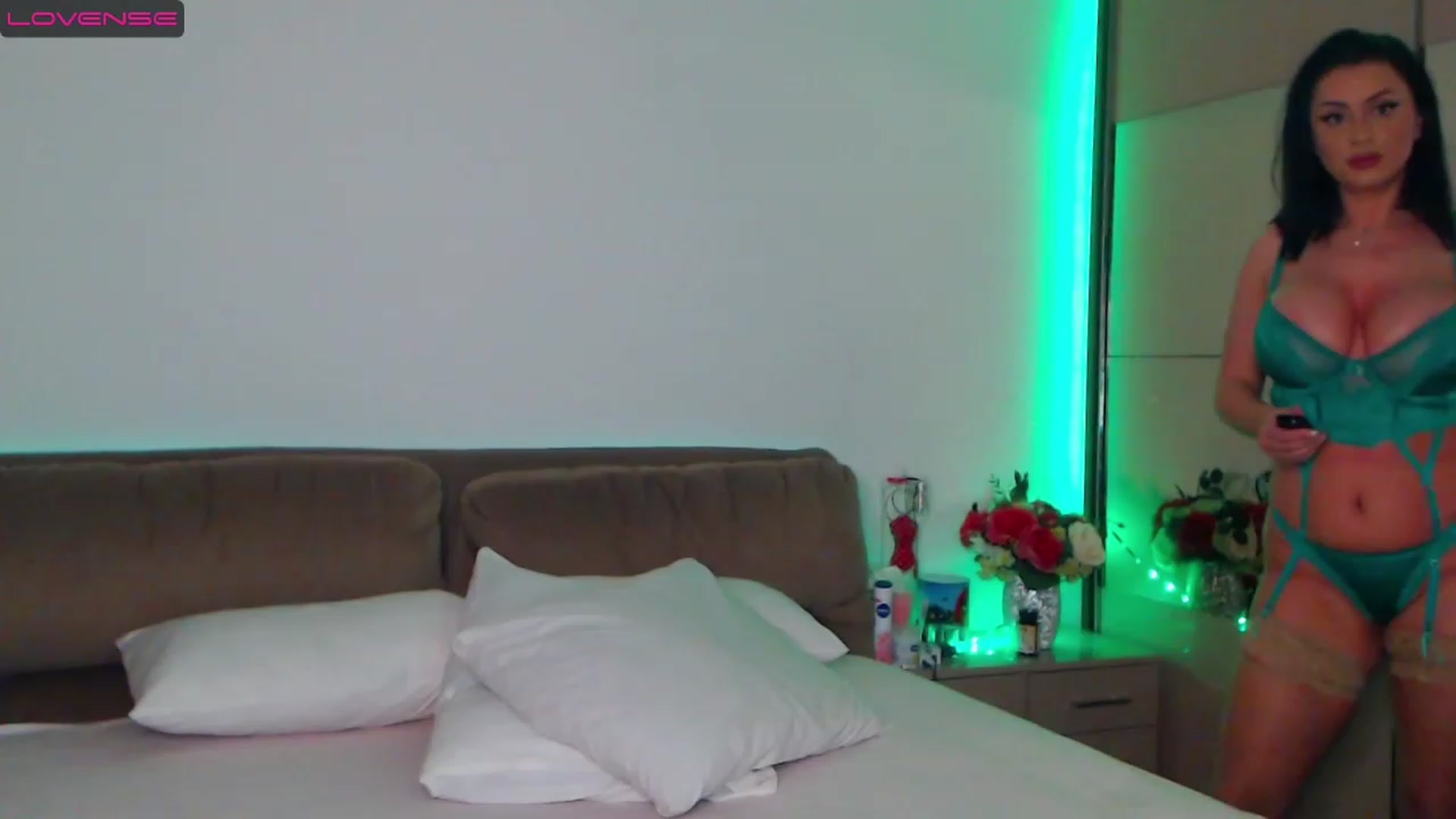 Gallery image thumbnail from Busty_Cristal's myfreecams stream on, 02/27/2023, 01:38 image 14 of 20