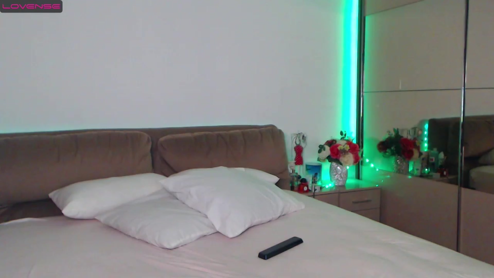 Gallery image thumbnail from Busty_Cristal's myfreecams stream on, 03/26/2023, 21:03 image 20 of 20