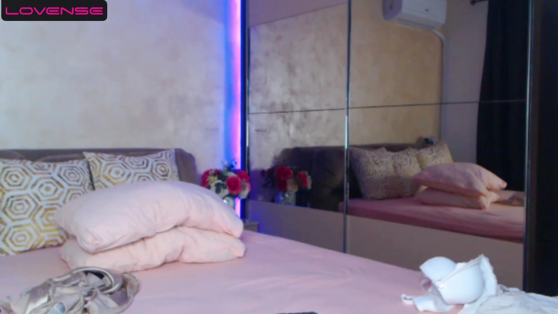 Gallery image thumbnail from Busty_Cristal's myfreecams stream on, 06/28/2023, 23:28 image 11 of 20