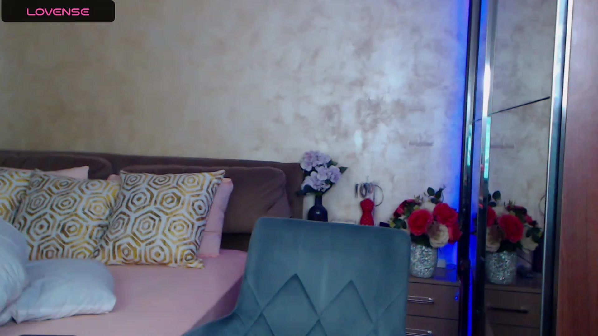 Gallery image thumbnail from Busty_Cristal's myfreecams stream on, 08/30/2023, 02:37 image 1 of 20