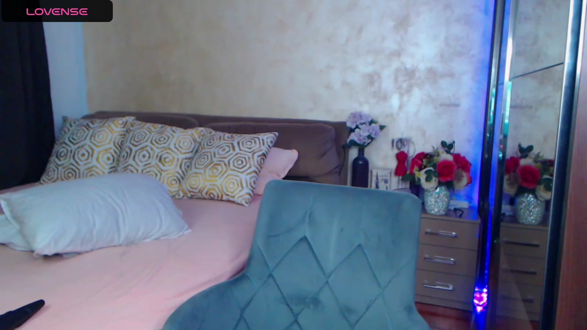 Gallery image thumbnail from Busty_Cristal's myfreecams stream on, 09/02/2023, 23:30 image 1 of 20