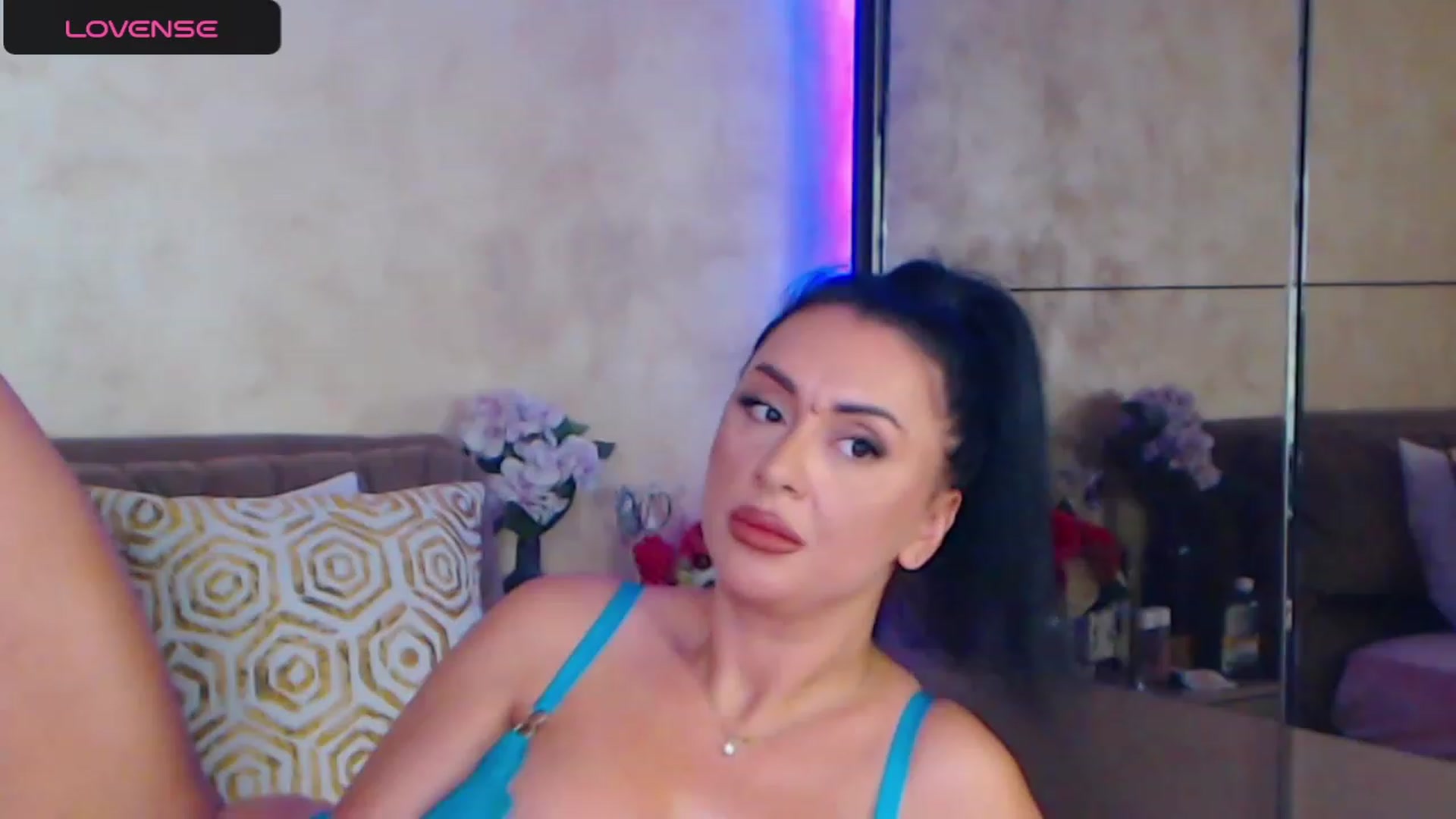 Gallery image thumbnail from Busty_Cristal's myfreecams stream on, 09/19/2023, 06:43 image 14 of 20