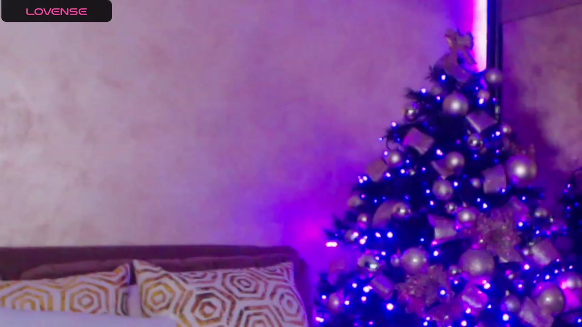 Gallery image thumbnail from Busty_Cristal's myfreecams stream on, 12/06/2023, 20:39 image 14 of 20