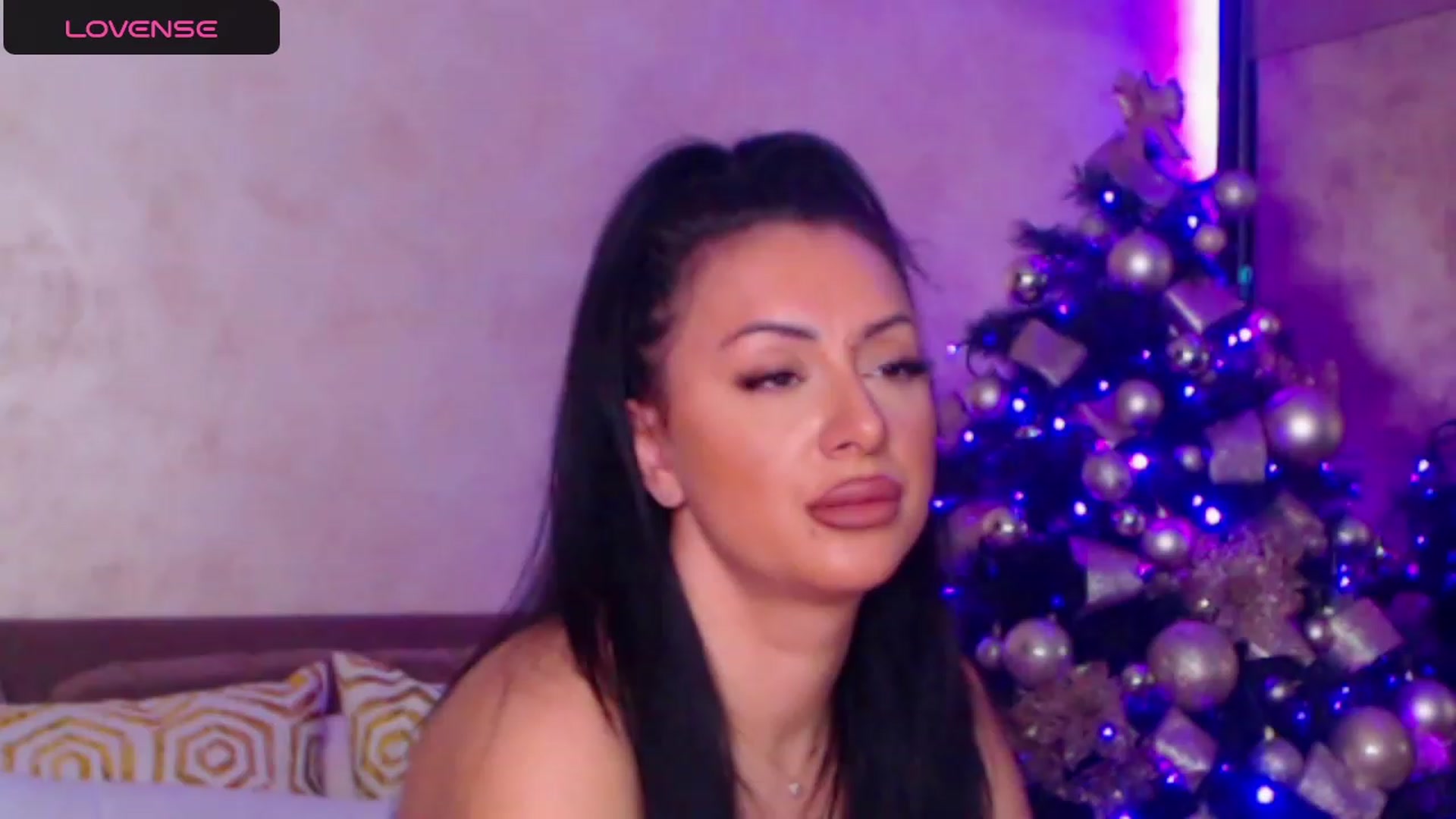 Gallery image thumbnail from Busty_Cristal's myfreecams stream on, 12/06/2023, 20:39 image 13 of 20