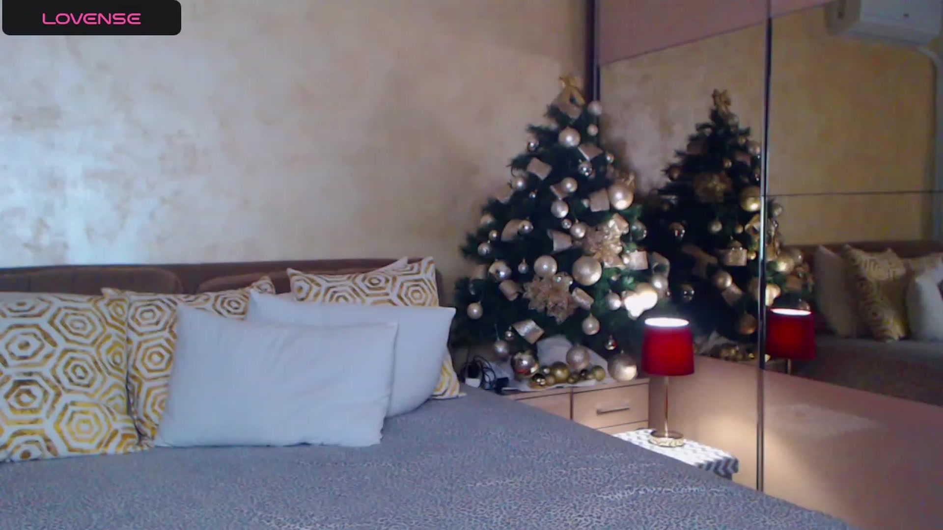 Gallery image thumbnail from Busty_Cristal's myfreecams stream on, 12/26/2023, 19:04 image 12 of 20
