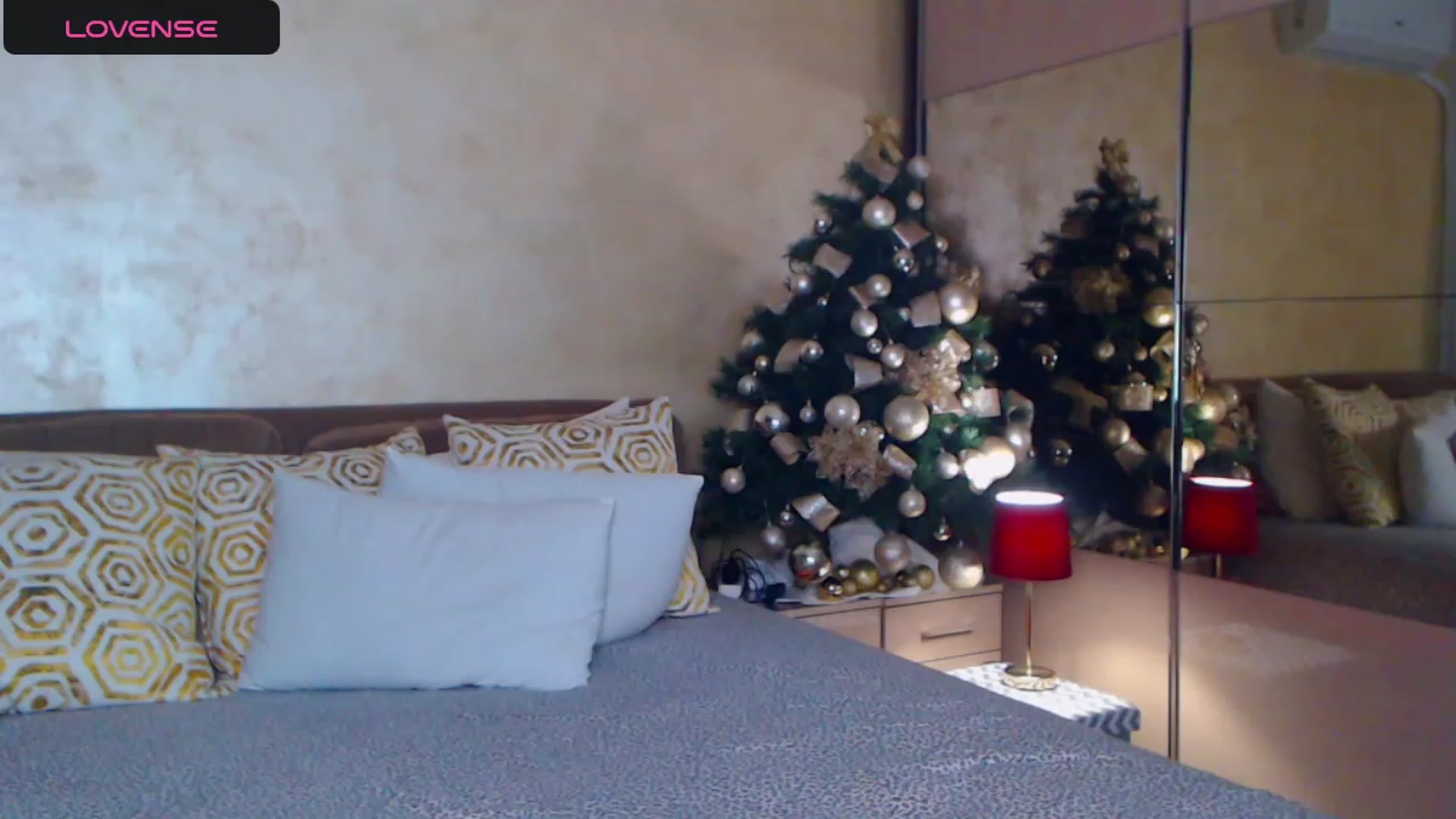 Gallery image thumbnail from Busty_Cristal's myfreecams stream on, 12/26/2023, 19:04 image 9 of 20