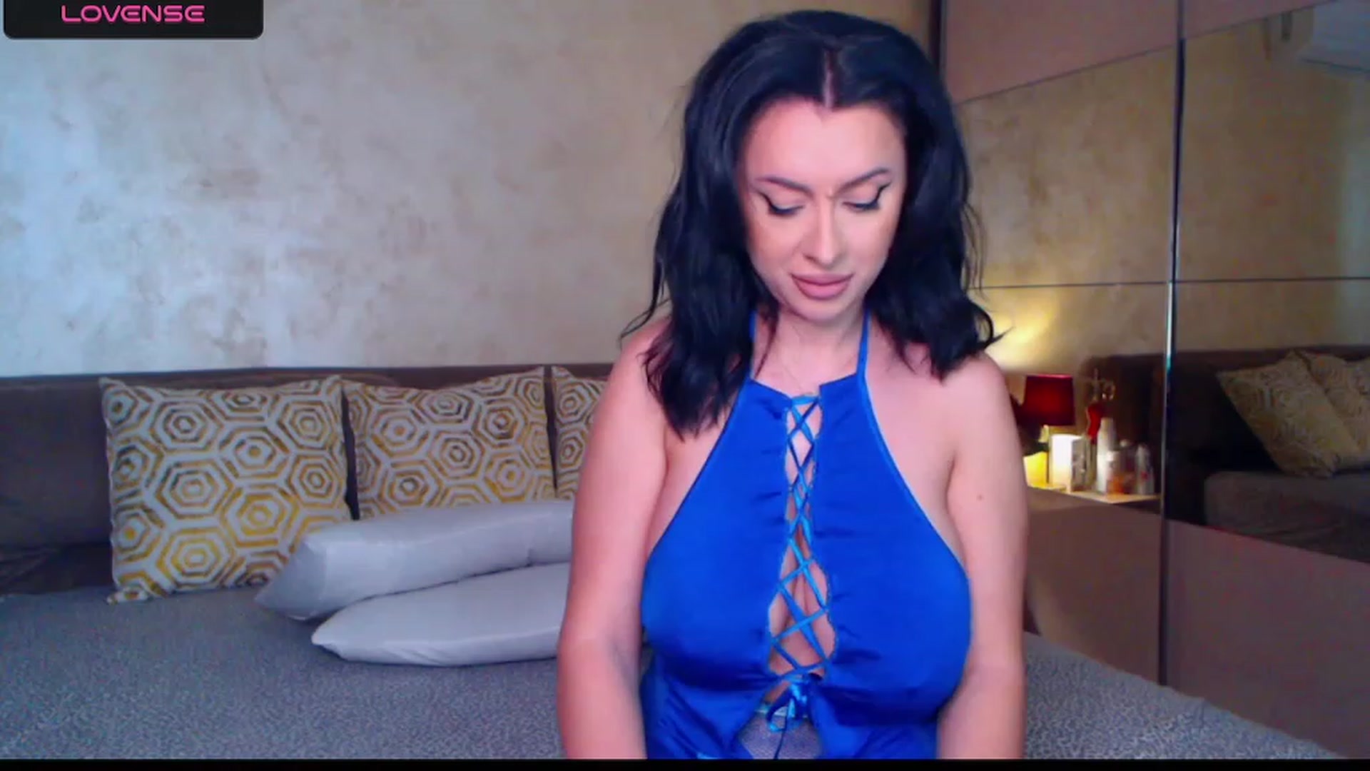 Gallery image thumbnail from Busty_Cristal's myfreecams stream on, 01/10/2024, 09:51 image 10 of 20