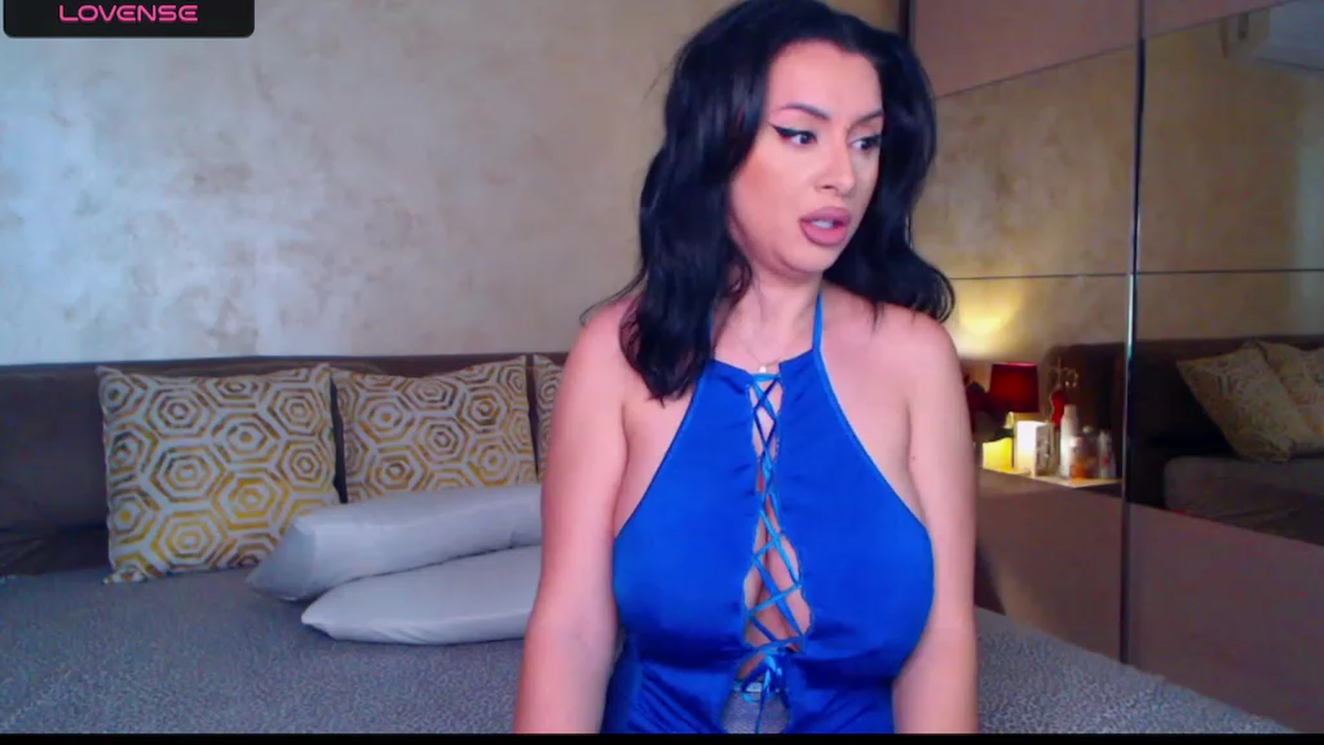 Gallery image thumbnail from Busty_Cristal's myfreecams stream on, 01/10/2024, 09:51 image 9 of 20
