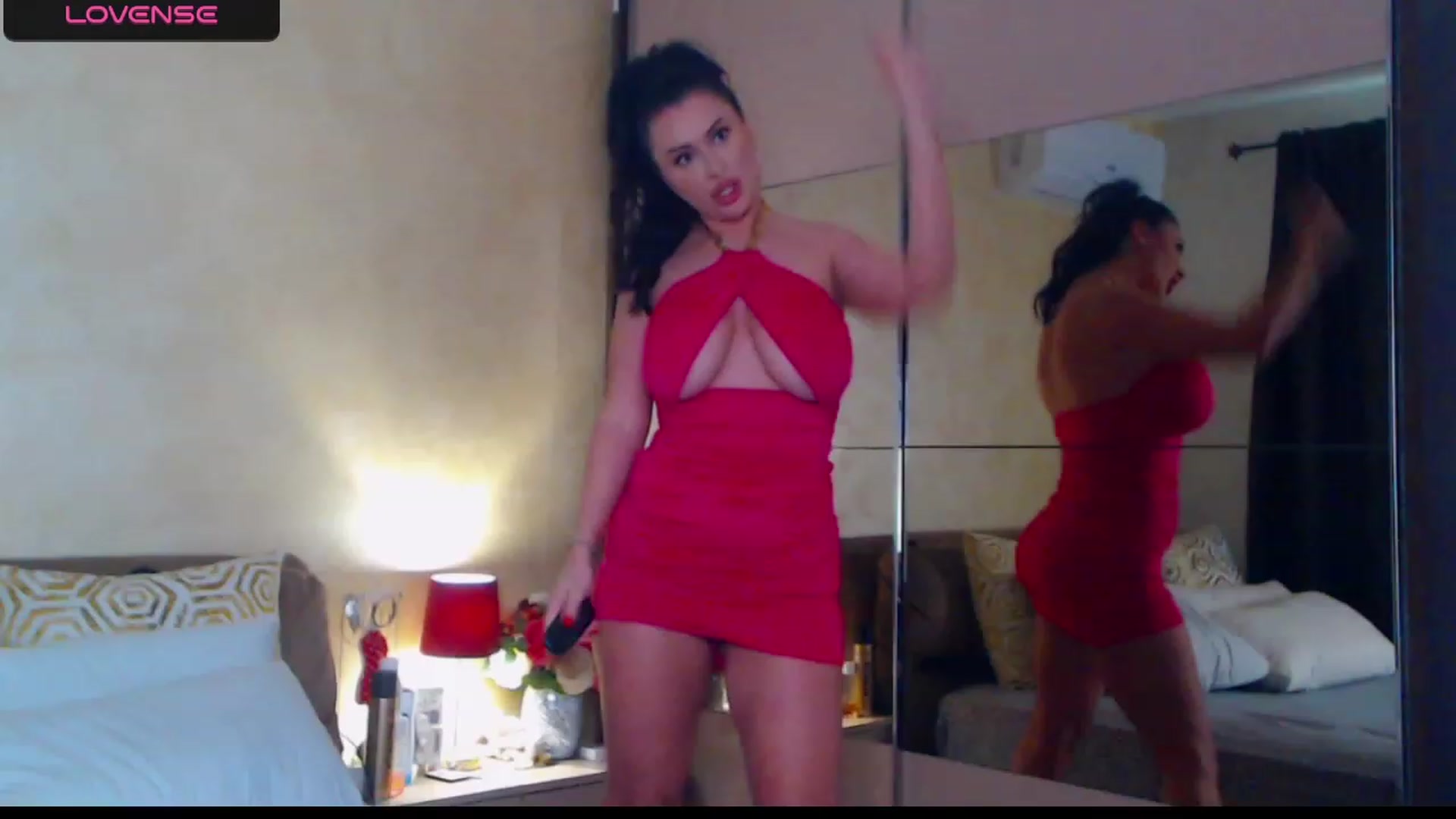 Gallery image thumbnail from Busty_Cristal's myfreecams stream on, 02/04/2024, 10:19 image 18 of 20