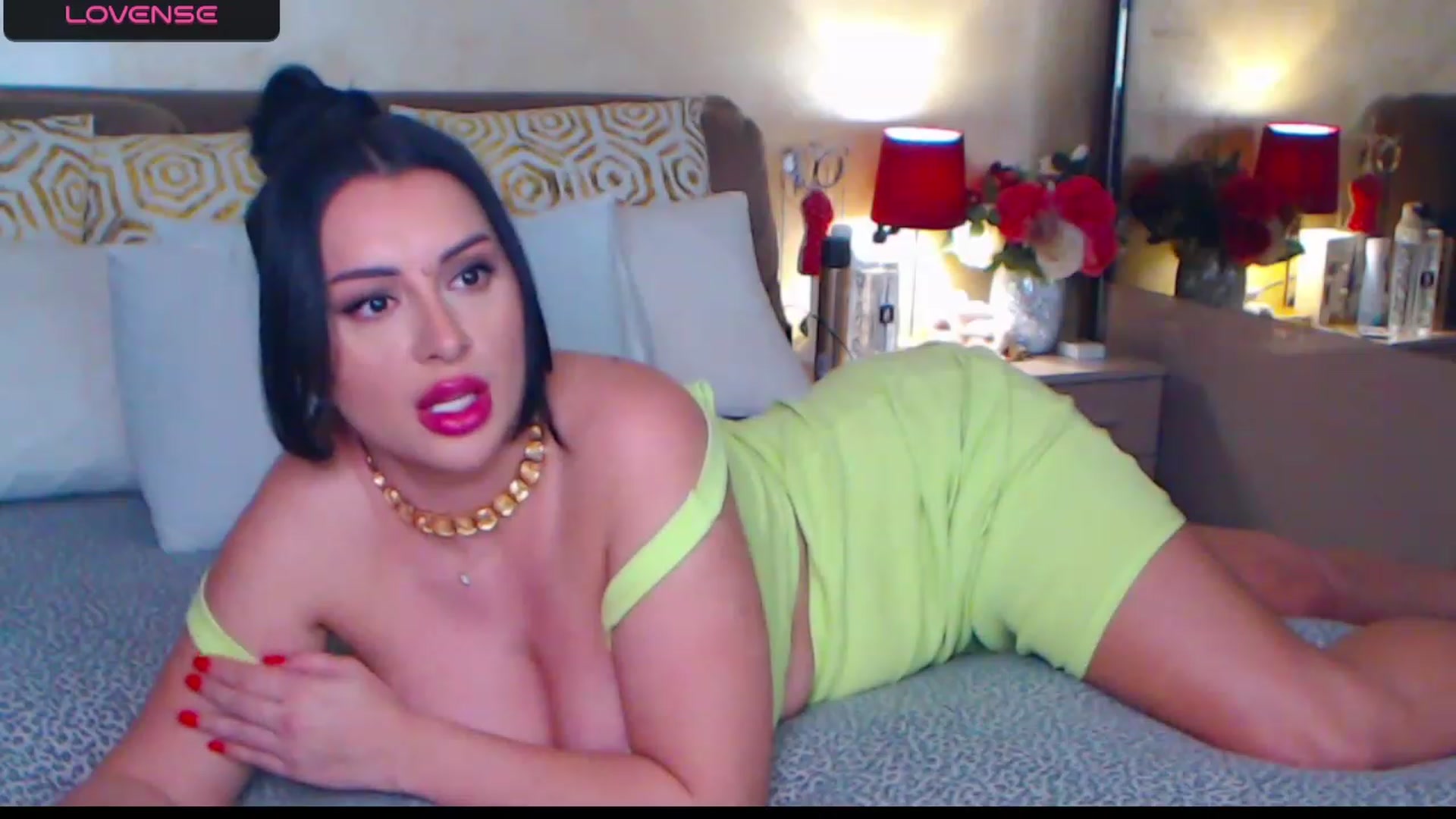 Gallery image thumbnail from Busty_Cristal's myfreecams stream on, 02/06/2024, 08:43 image 10 of 20