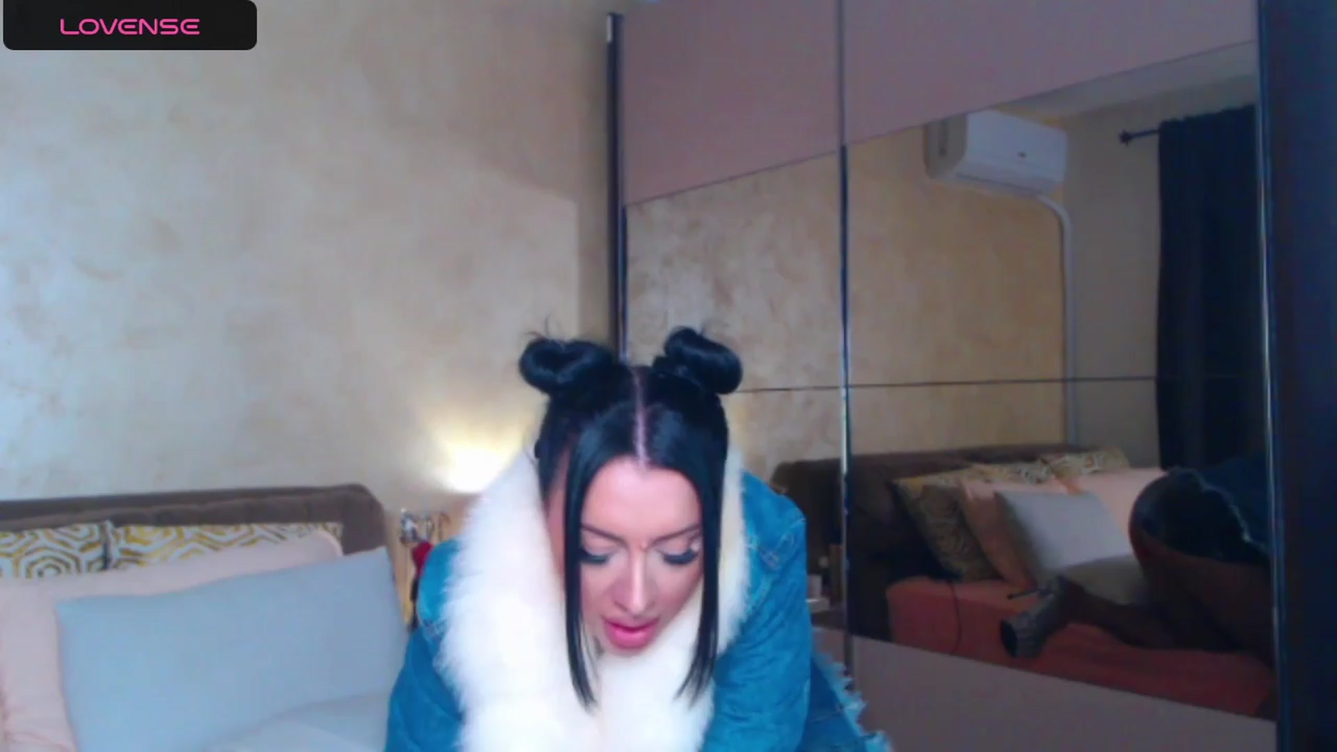 Gallery image thumbnail from Busty_Cristal's myfreecams stream on, 03/22/2024, 19:38 image 7 of 20