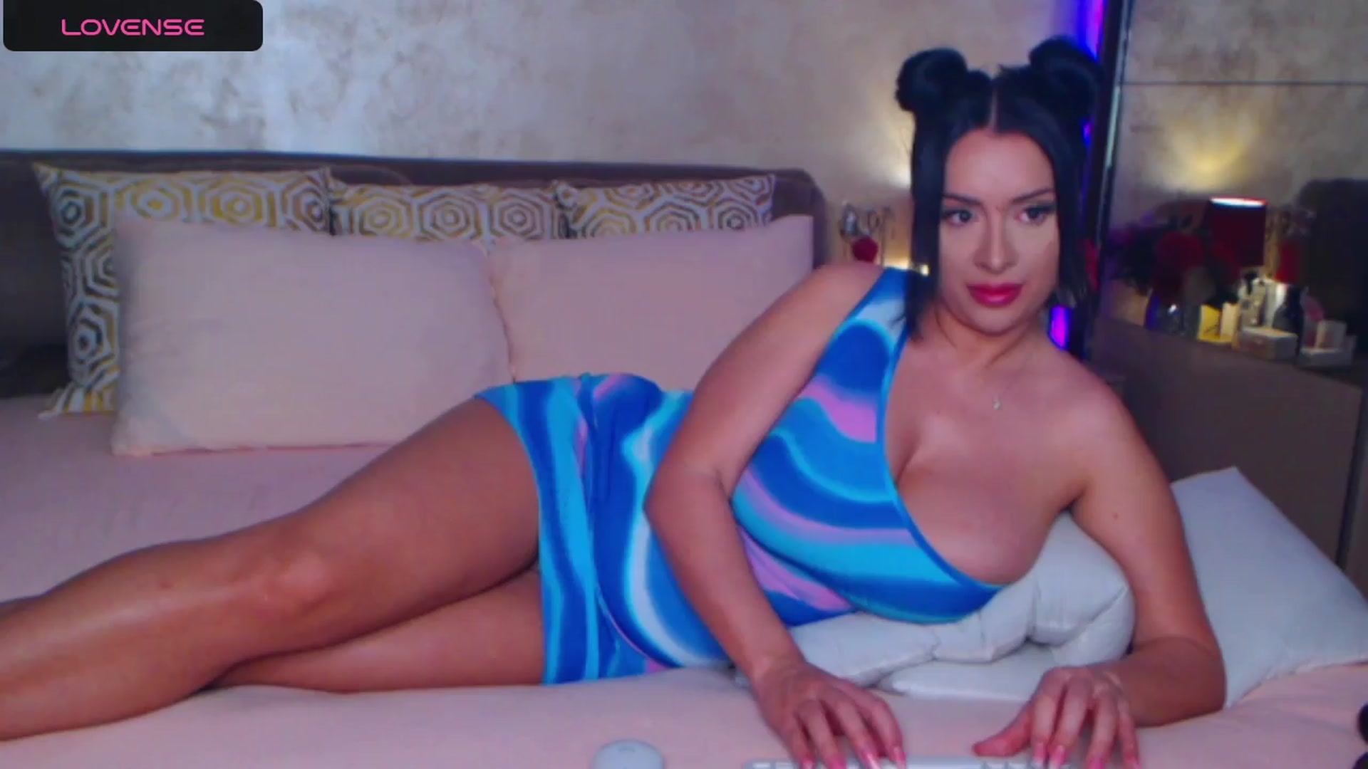 Gallery image thumbnail from Busty_Cristal's myfreecams stream on, 03/23/2024, 21:00 image 14 of 20