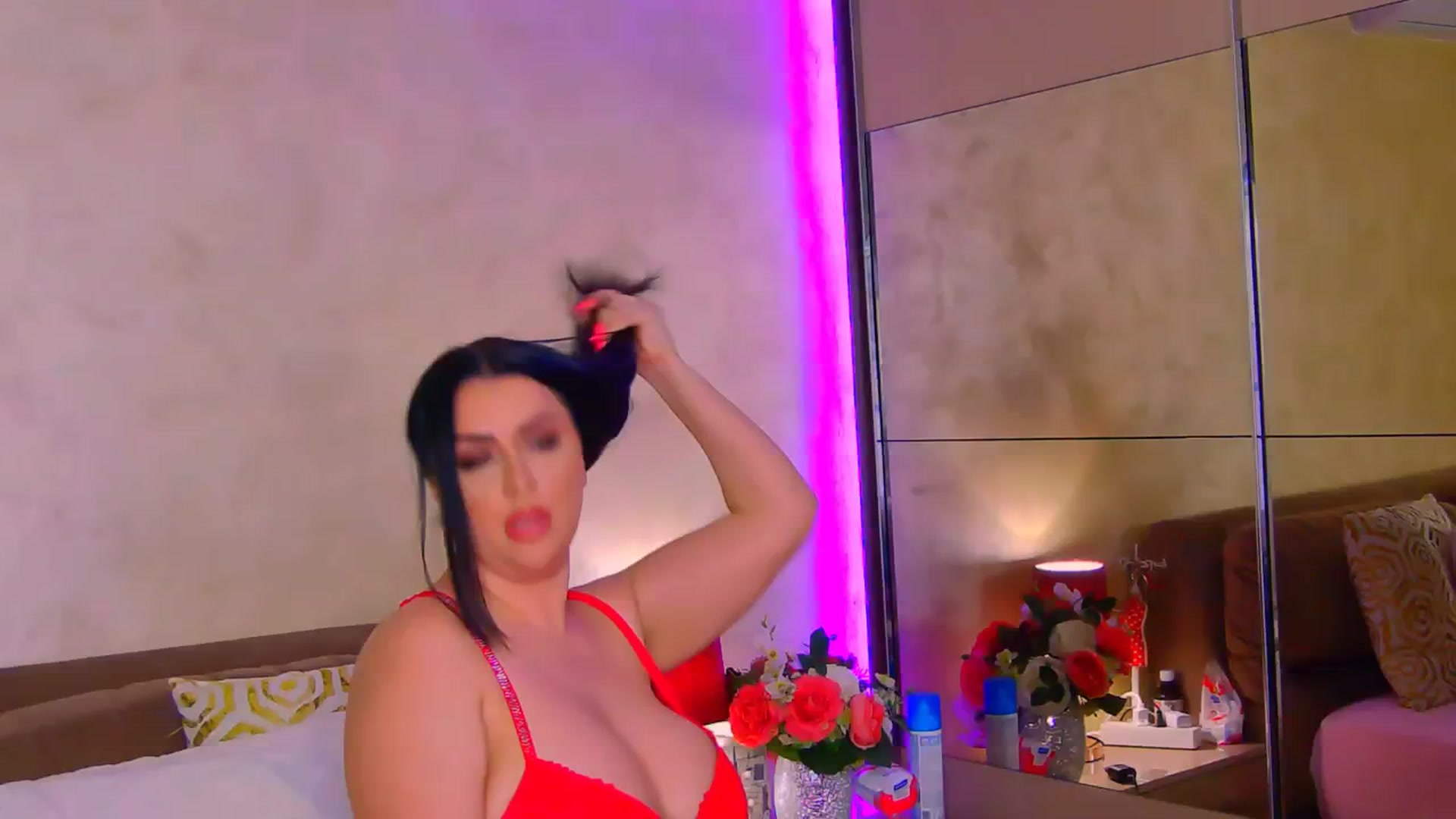 Gallery image thumbnail from Busty_Cristal's myfreecams stream on, 07/13/2025, 16:23 image 4 of 20