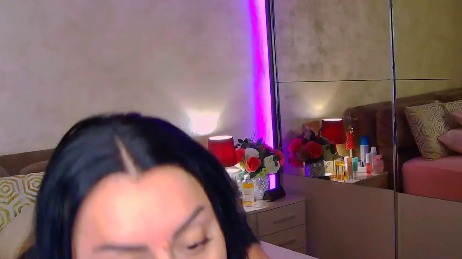 Gallery image thumbnail from Busty_Cristal's myfreecams stream on, 08/05/2025, 10:51 image 18 of 20