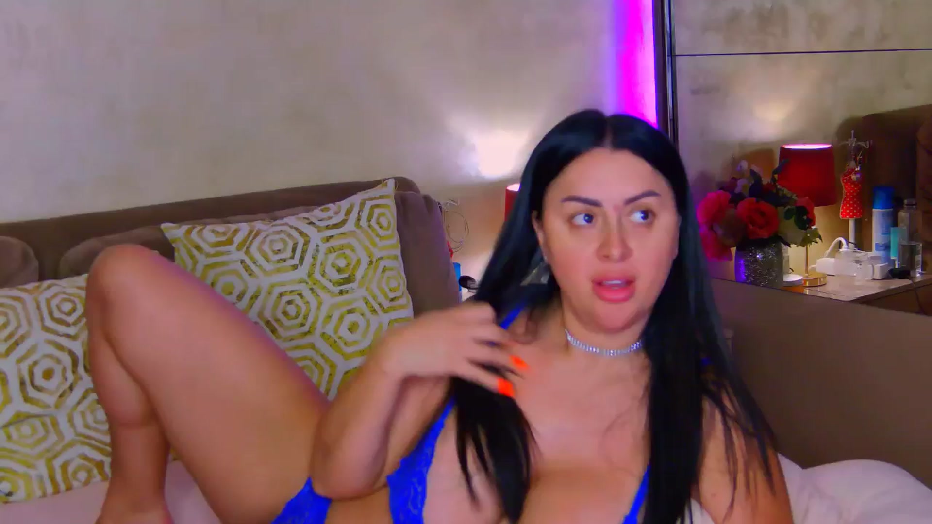 Gallery image thumbnail from Busty_Cristal's myfreecams stream on, 08/17/2025, 13:44 image 11 of 20