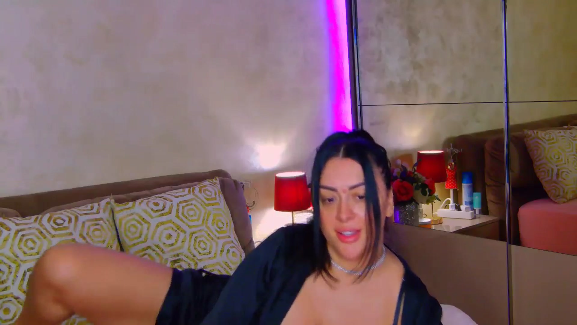 Gallery image thumbnail from Busty_Cristal's myfreecams stream on, 08/26/2025, 10:33 image 3 of 20