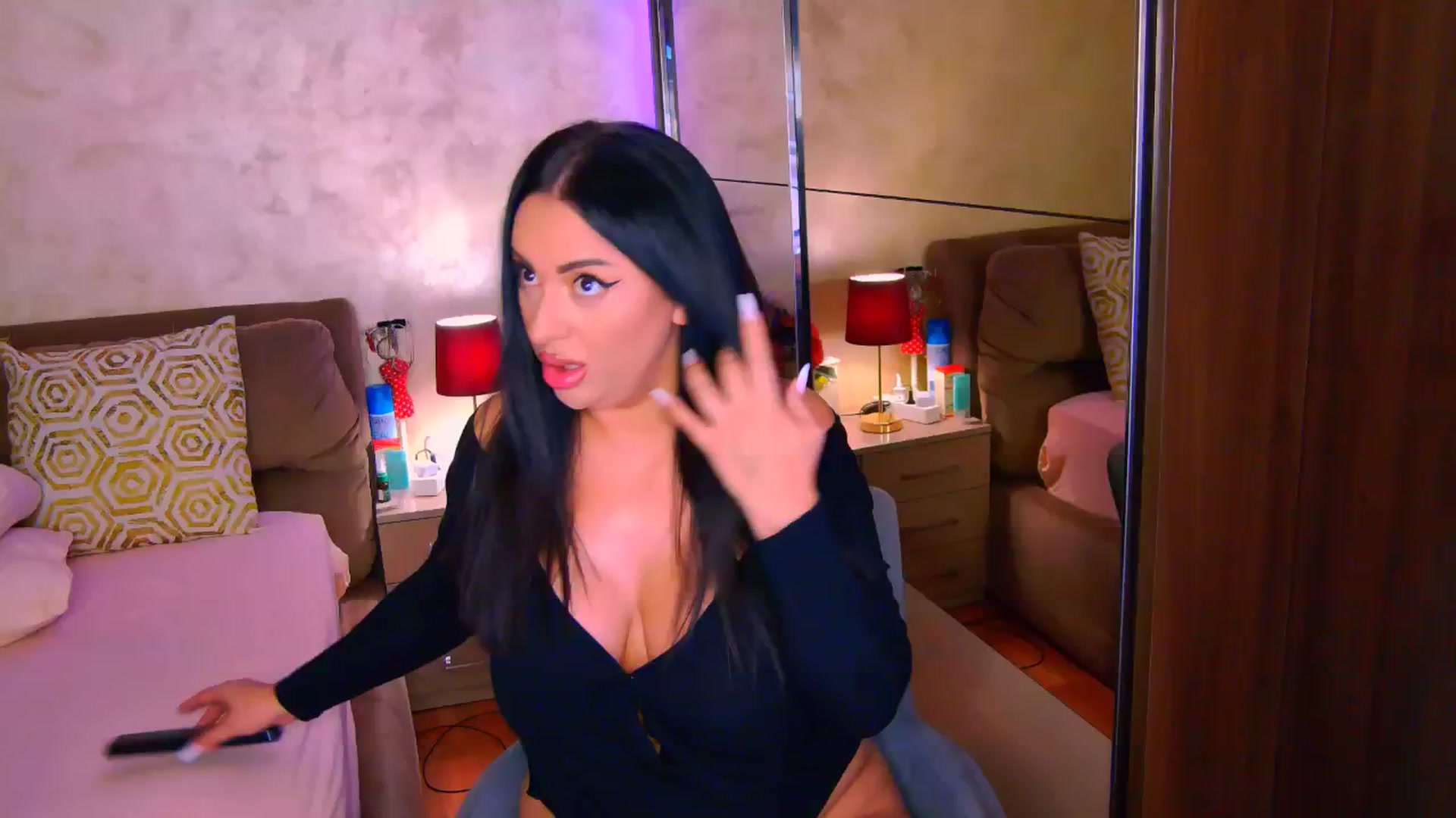 Gallery image thumbnail from Busty_Cristal's myfreecams stream on, 09/18/2025, 17:26 image 16 of 20