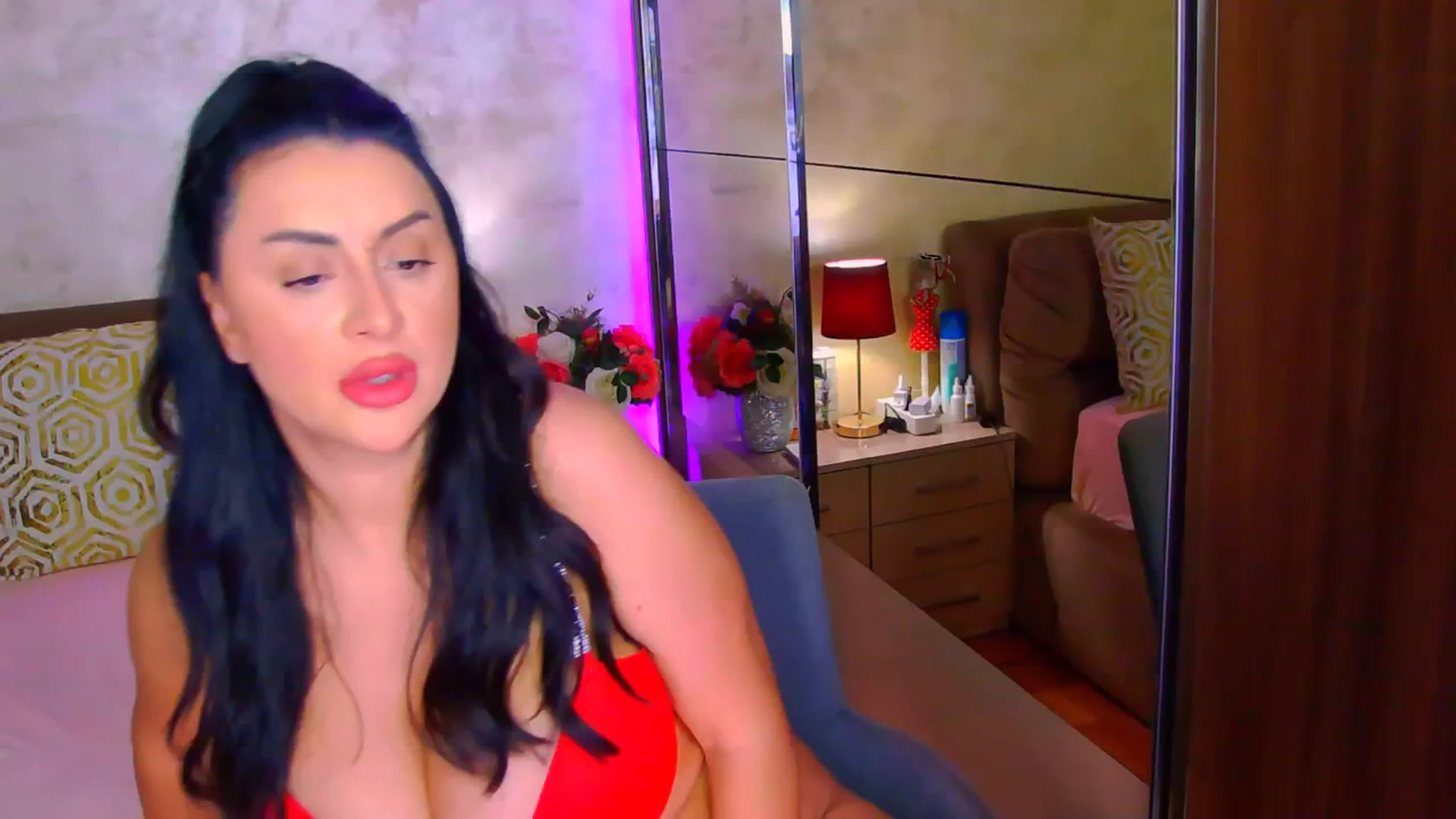 Gallery image thumbnail from Busty_Cristal's myfreecams stream on, 09/23/2025, 20:00 image 19 of 20