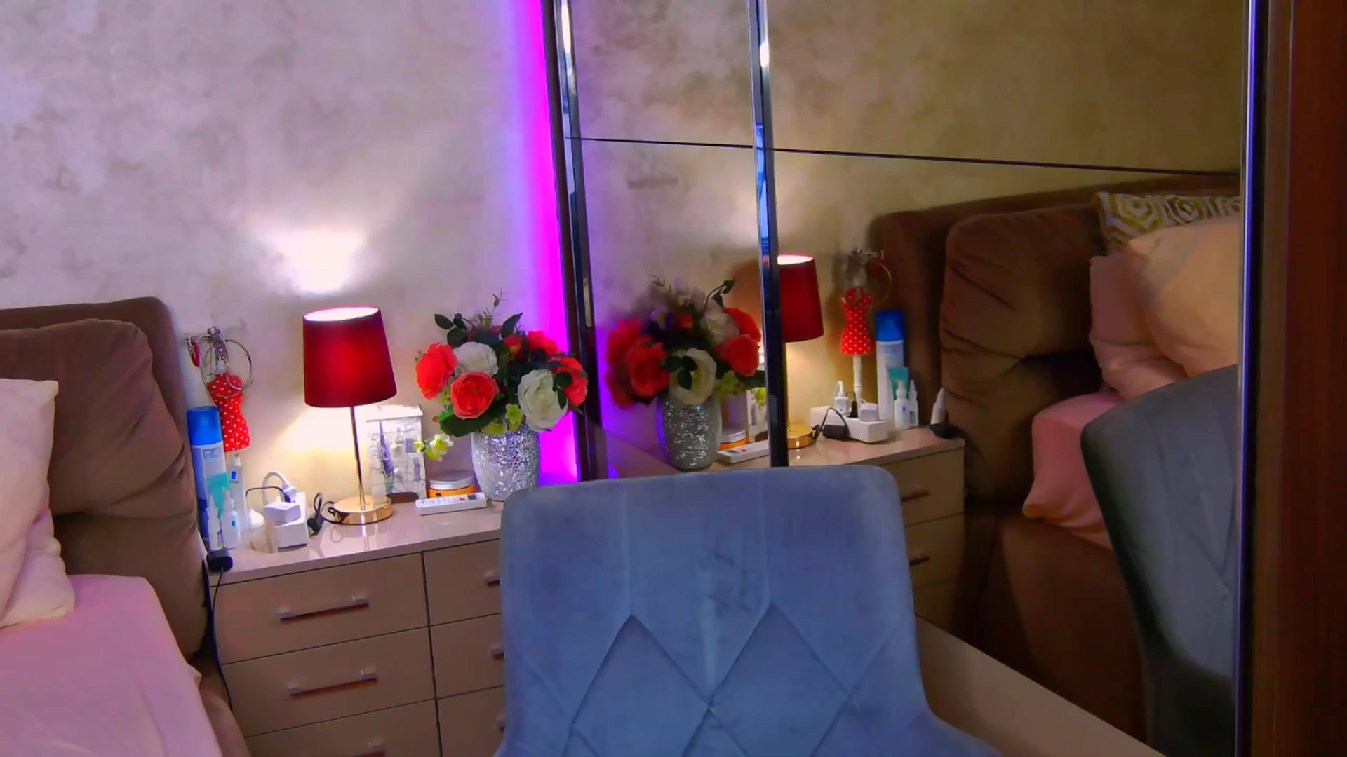 Gallery image thumbnail from Busty_Cristal's myfreecams stream on, 09/30/2025, 22:56 image 2 of 20