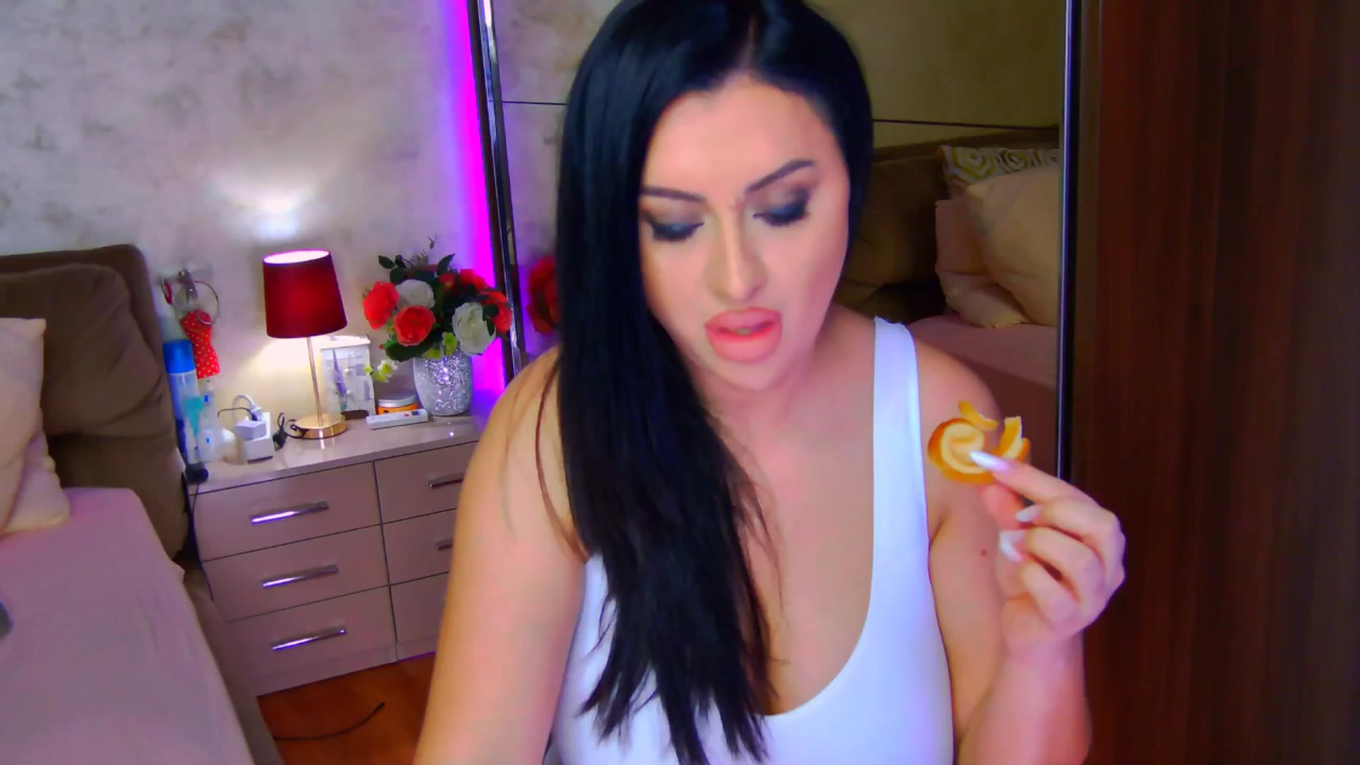 Gallery image thumbnail from Busty_Cristal's myfreecams stream on, 10/01/2025, 24:03 image 18 of 20