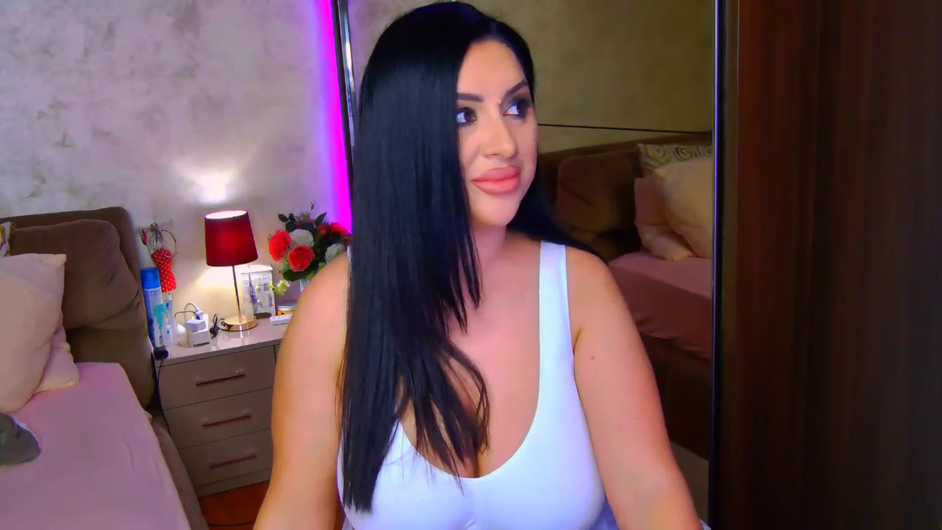 Gallery image thumbnail from Busty_Cristal's myfreecams stream on, 10/01/2025, 24:45 image 12 of 20