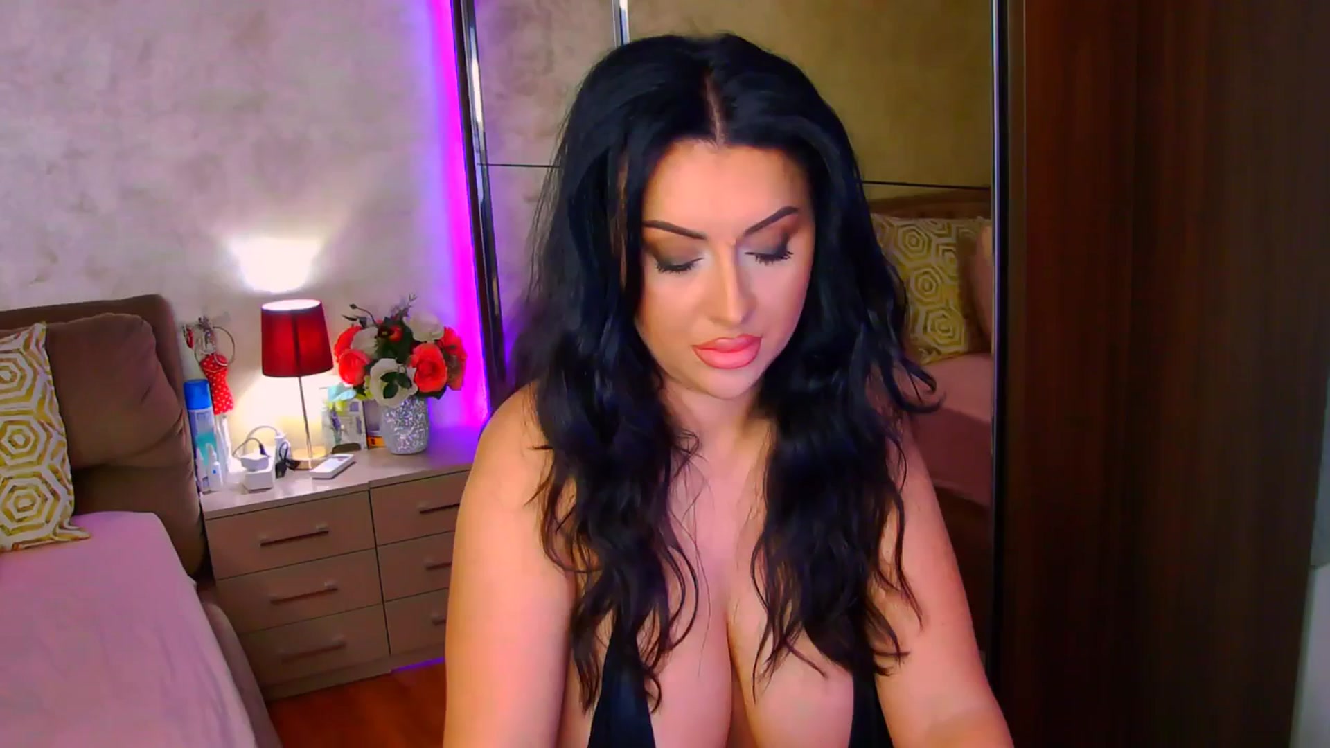 Gallery image thumbnail from Busty_Cristal's myfreecams stream on, 10/07/2025, 15:47 image 8 of 20