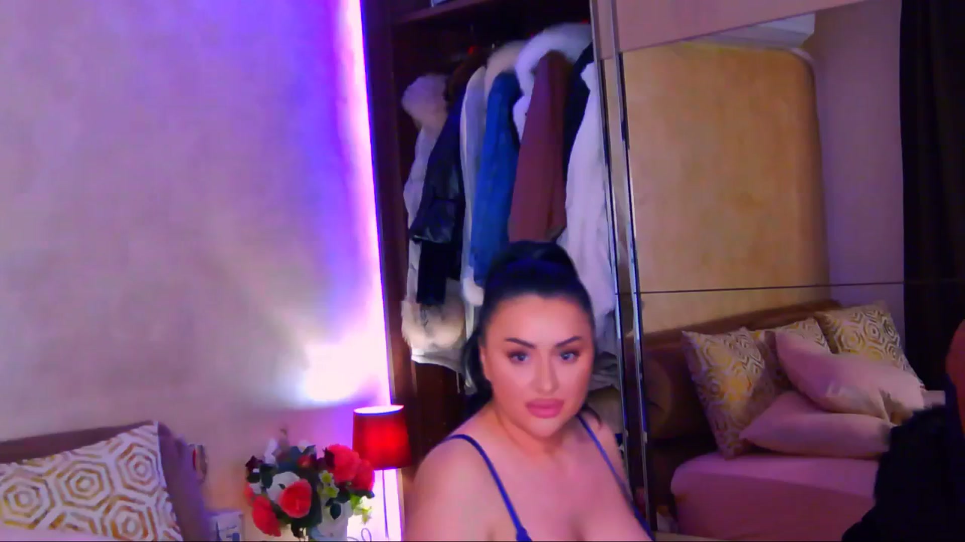 Gallery image thumbnail from Busty_Cristal's myfreecams stream on, 12/15/2025, 23:41 image 1 of 20