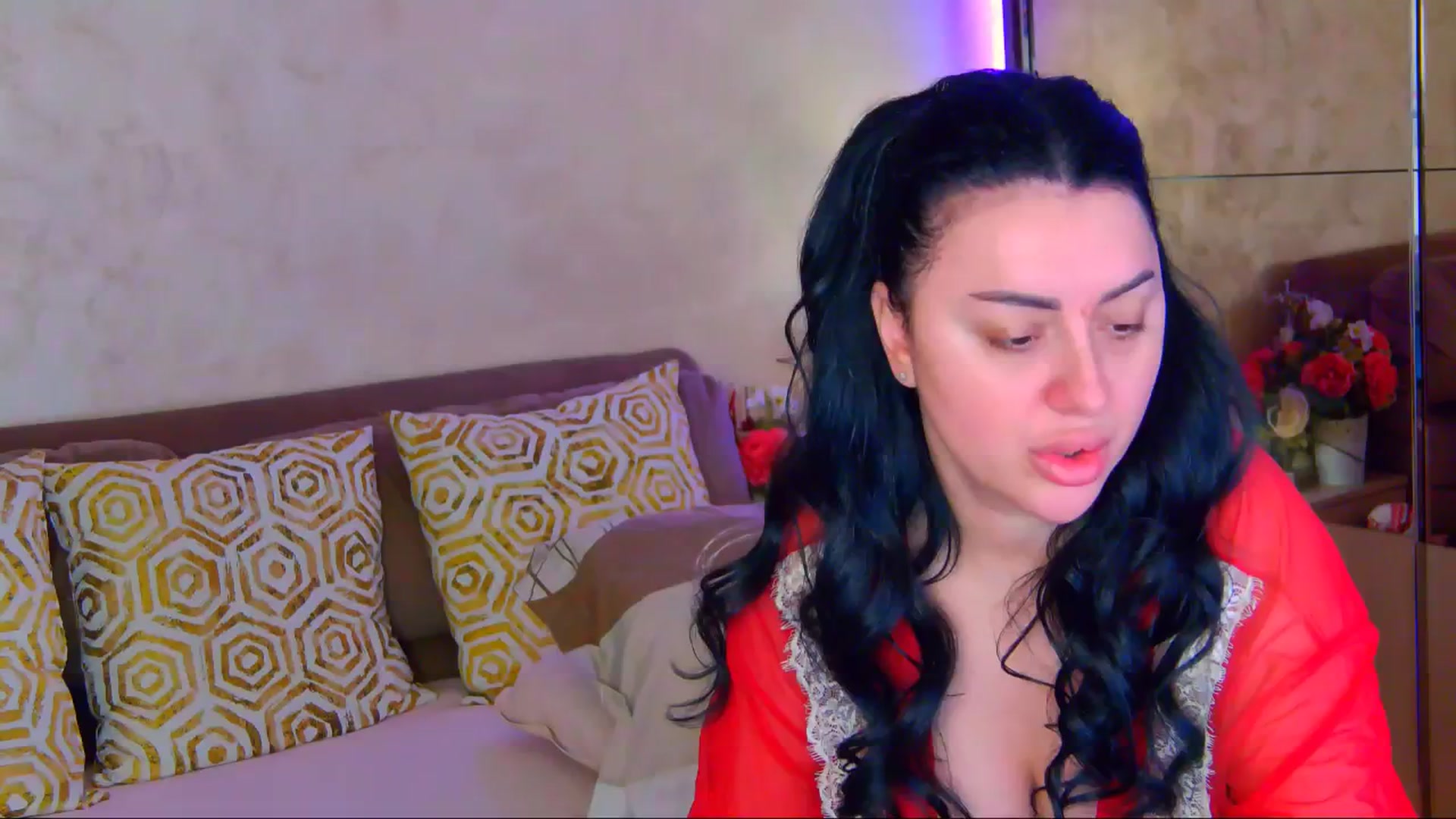 Gallery image thumbnail from Busty_Cristal's myfreecams stream on, 12/31/2025, 11:46 image 13 of 20