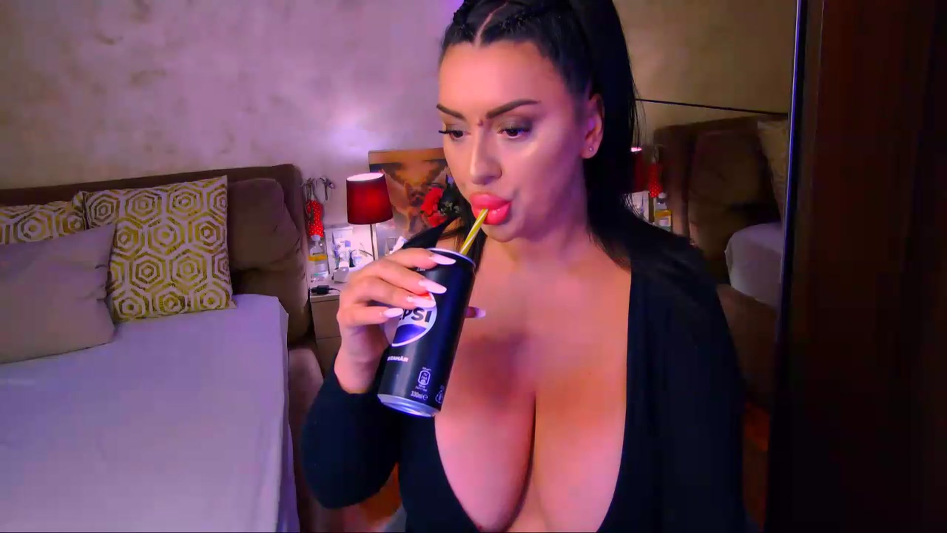 Gallery image thumbnail from Busty_Cristal's myfreecams stream on, 08/10/2026, 12:14 image 2 of 20