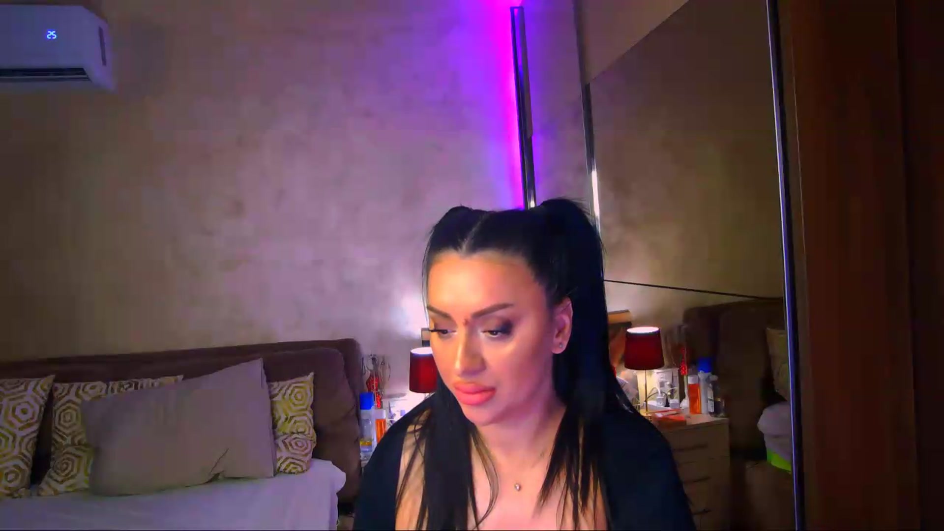 Gallery image thumbnail from Busty_Cristal's myfreecams stream on, 09/01/2026, 12:48 image 8 of 20