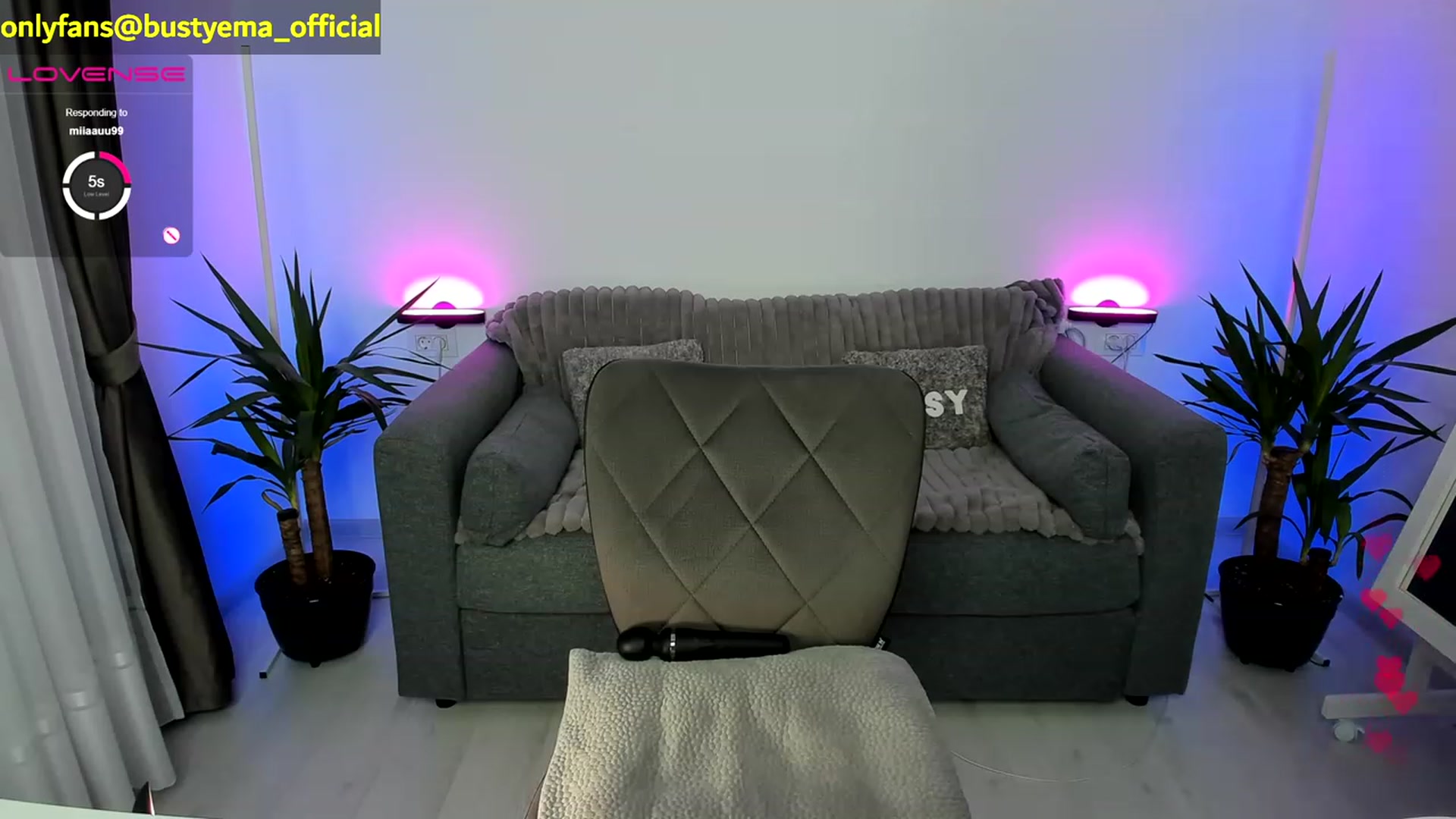 Gallery image thumbnail from Busty_Ema's myfreecams stream on, 01/16/2023, 20:11 image 15 of 20