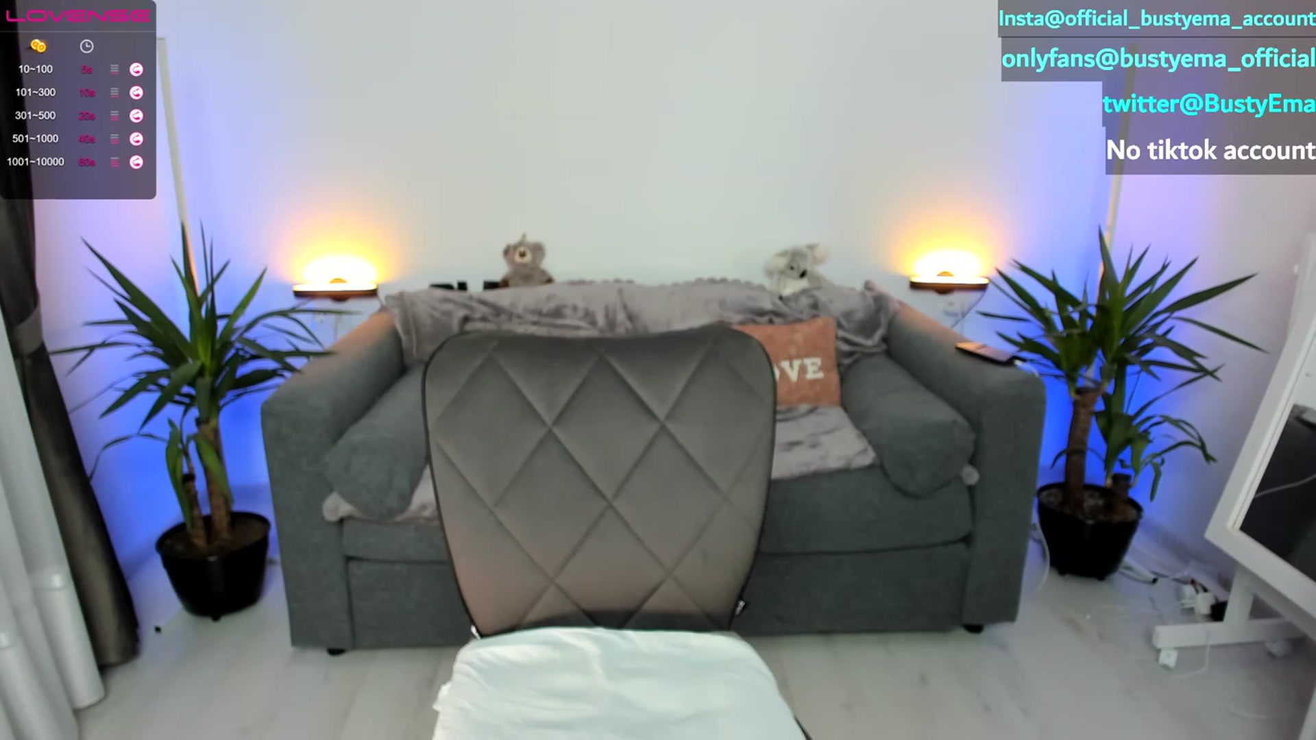 Gallery image thumbnail from Busty_Ema's myfreecams stream on, 05/18/2023, 20:06 image 12 of 20