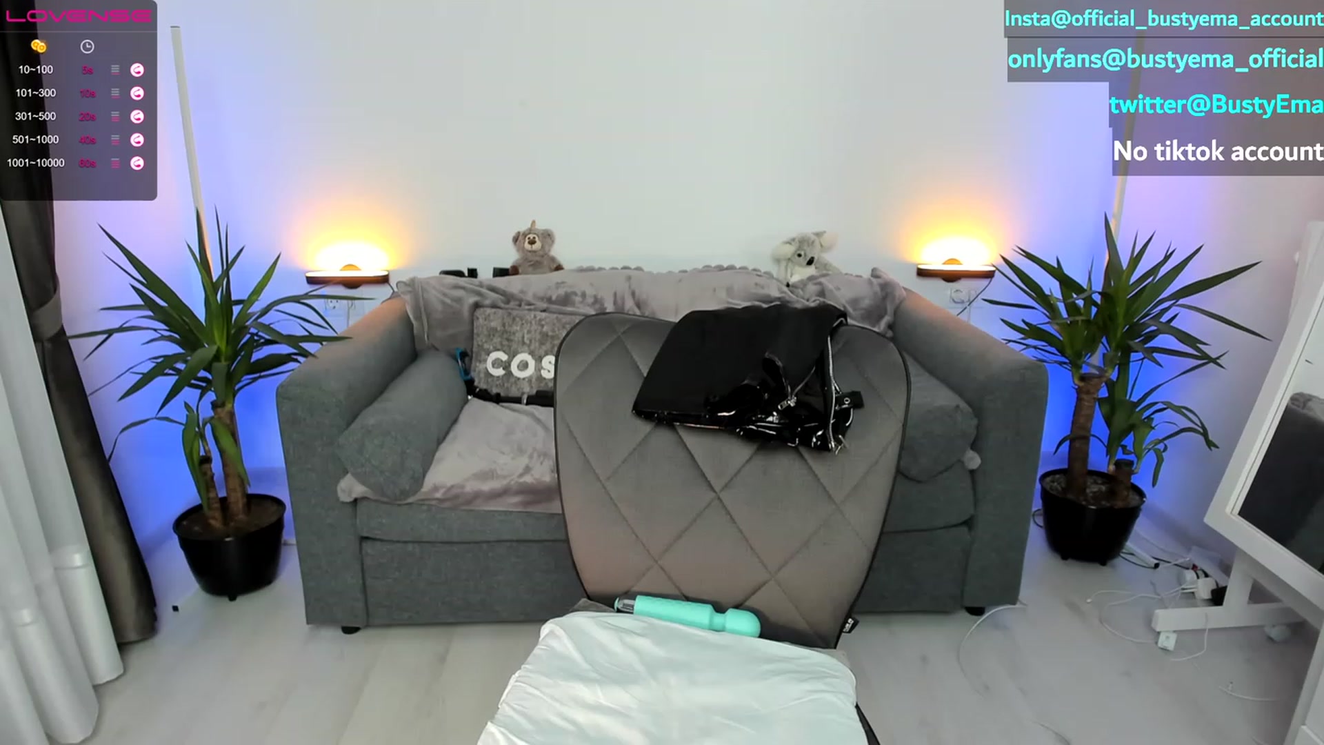 Gallery image thumbnail from Busty_Ema's myfreecams stream on, 05/18/2023, 21:28 image 12 of 20