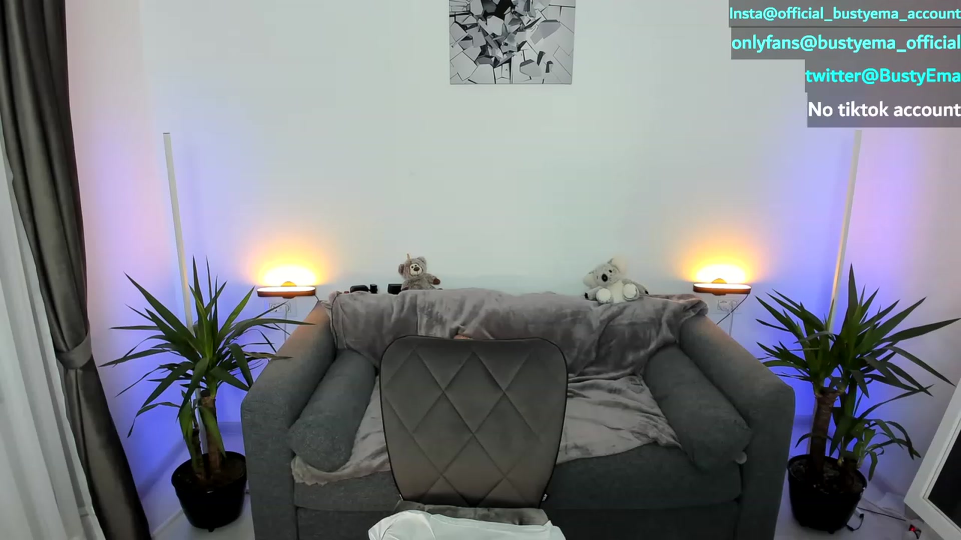 Gallery image thumbnail from Busty_Ema's myfreecams stream on, 05/22/2023, 21:14 image 12 of 20