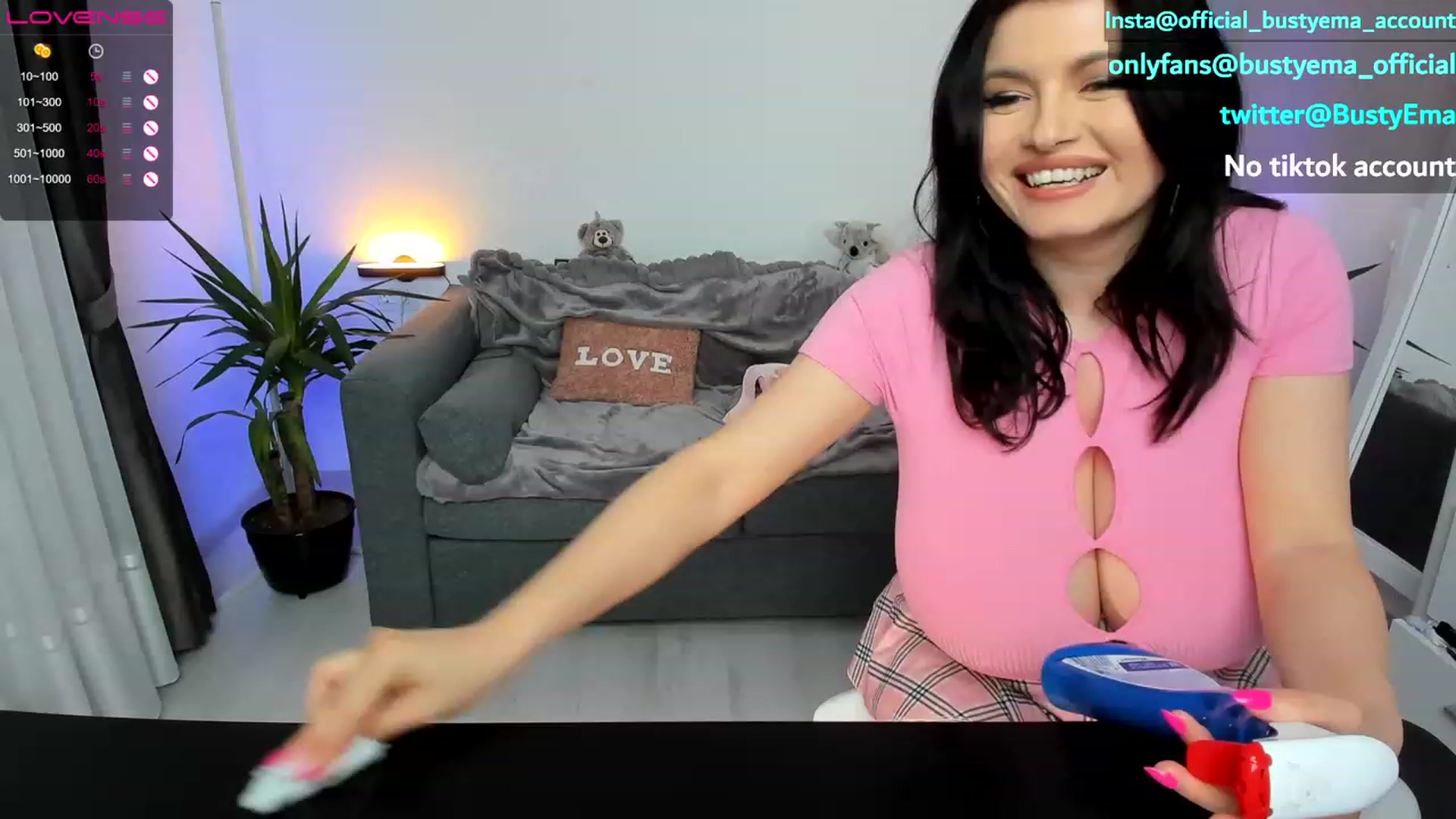 Gallery image thumbnail from Busty_Ema's myfreecams stream on, 05/24/2023, 21:07 image 15 of 20