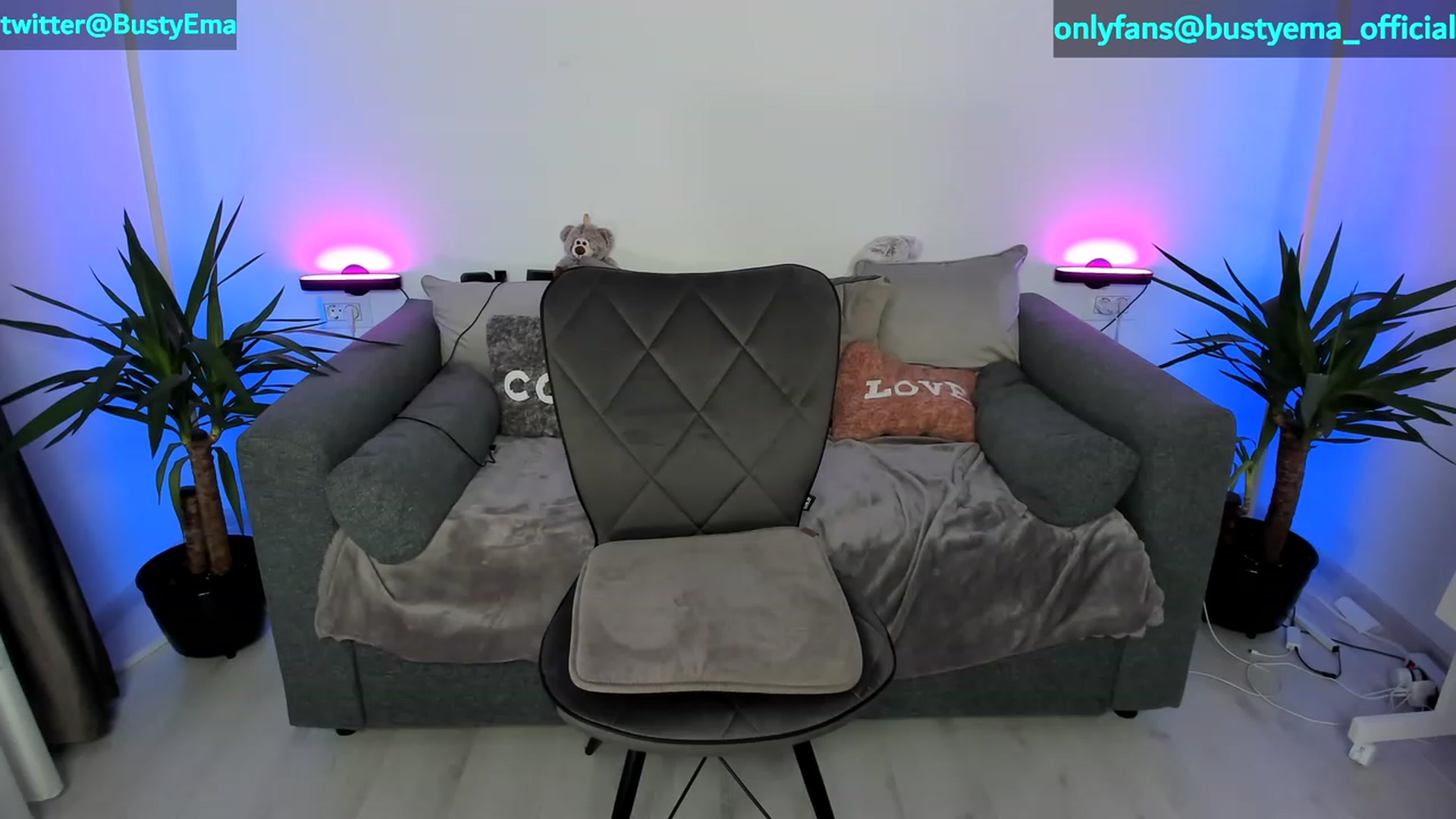 Gallery image thumbnail from Busty_Ema's myfreecams stream on, 06/15/2023, 20:14 image 6 of 20