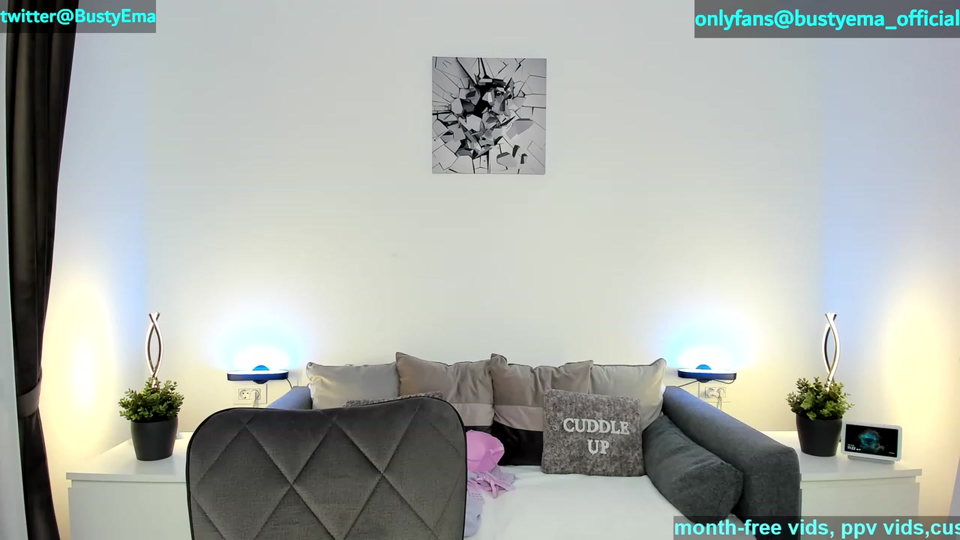 Gallery image thumbnail from Busty_Ema's myfreecams stream on, 06/19/2023, 08:46 image 3 of 20
