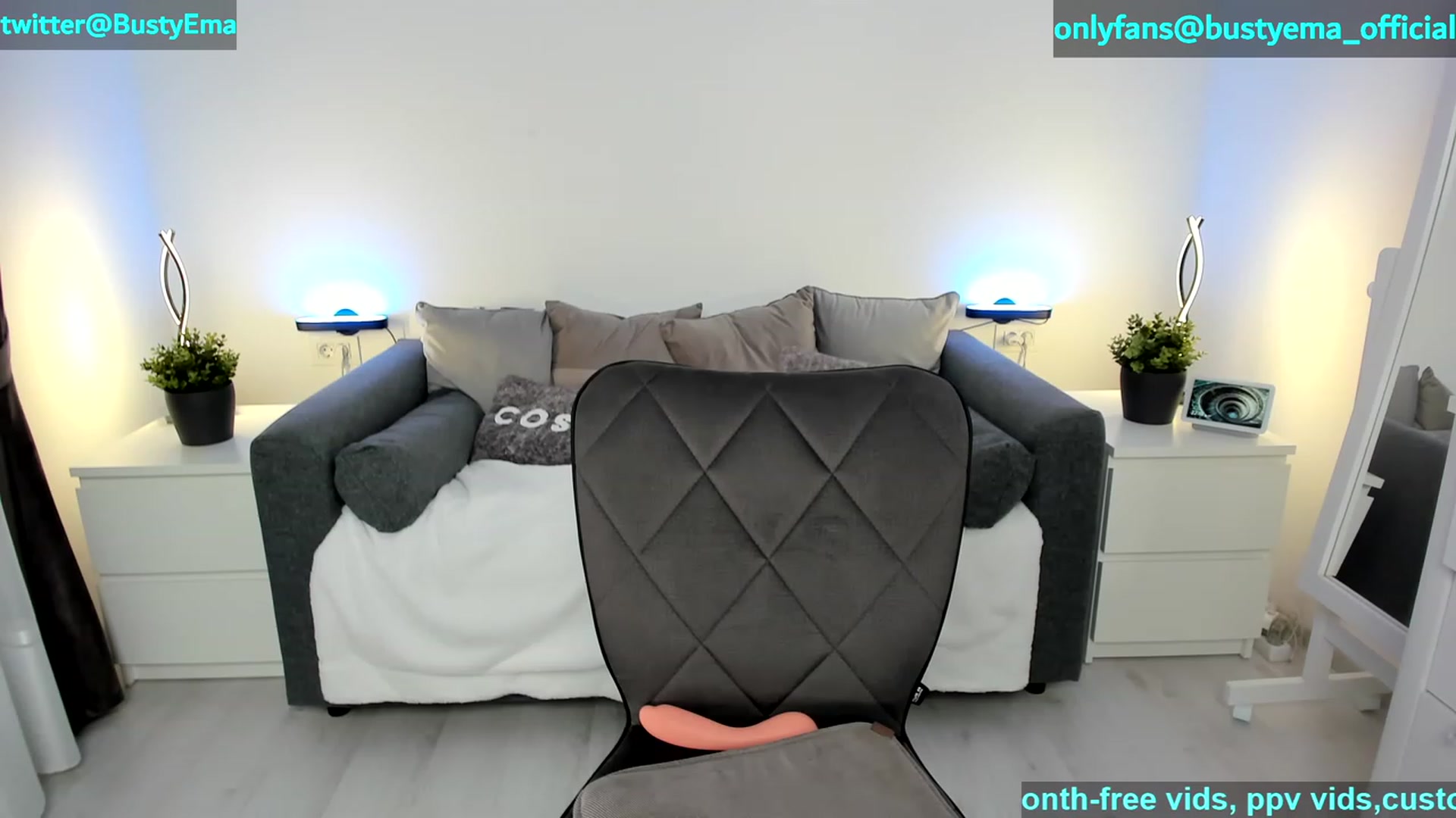 Gallery image thumbnail from Busty_Ema's myfreecams stream on, 06/22/2023, 19:32 image 6 of 20