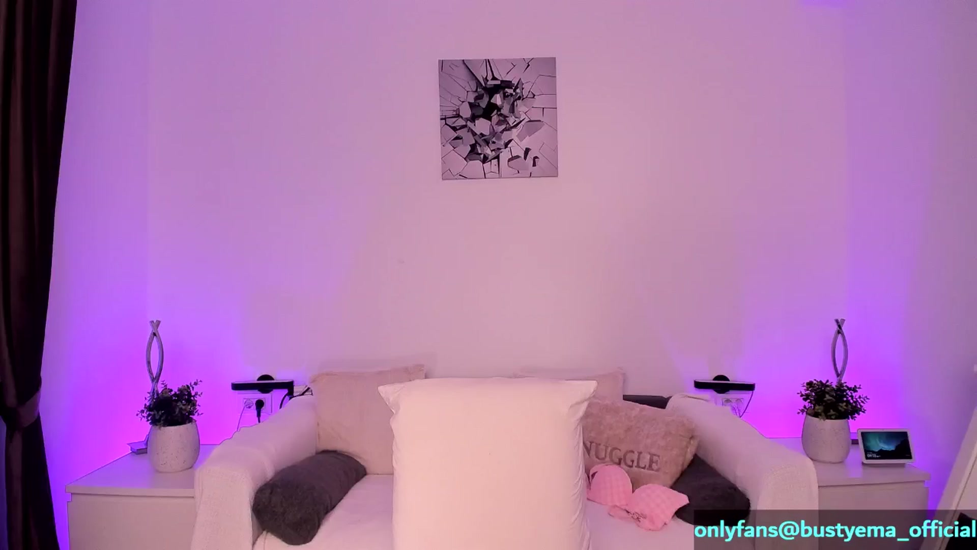 Gallery image thumbnail from Busty_Ema's myfreecams stream on, 05/09/2024, 07:06 image 1 of 20