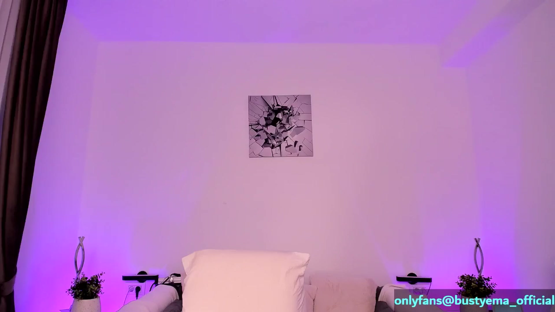 Gallery image thumbnail from Busty_Ema's myfreecams stream on, 05/11/2024, 06:28 image 8 of 20