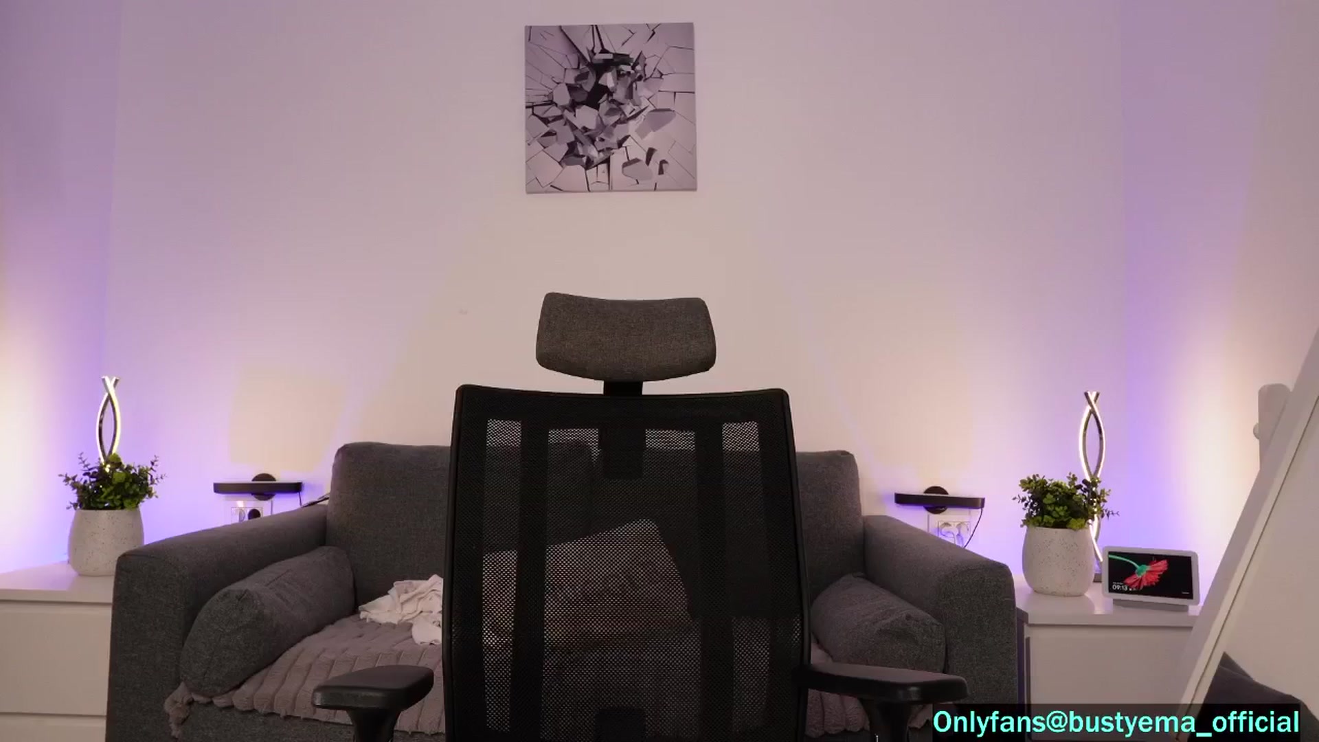 Gallery image thumbnail from Busty_Ema's myfreecams stream on, 11/24/2024, 09:15 image 7 of 20